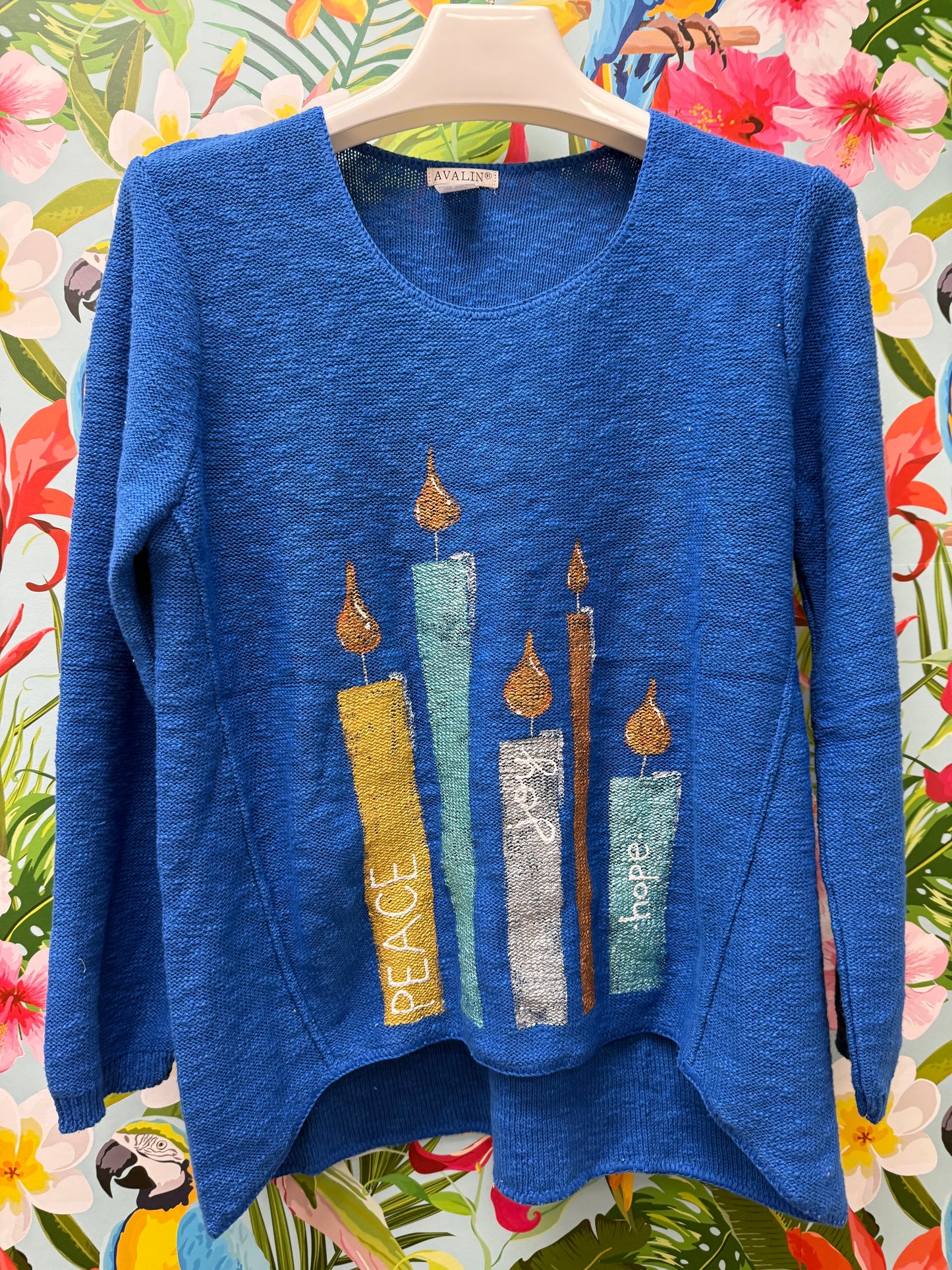 MoMo Sweater - Candles of Love