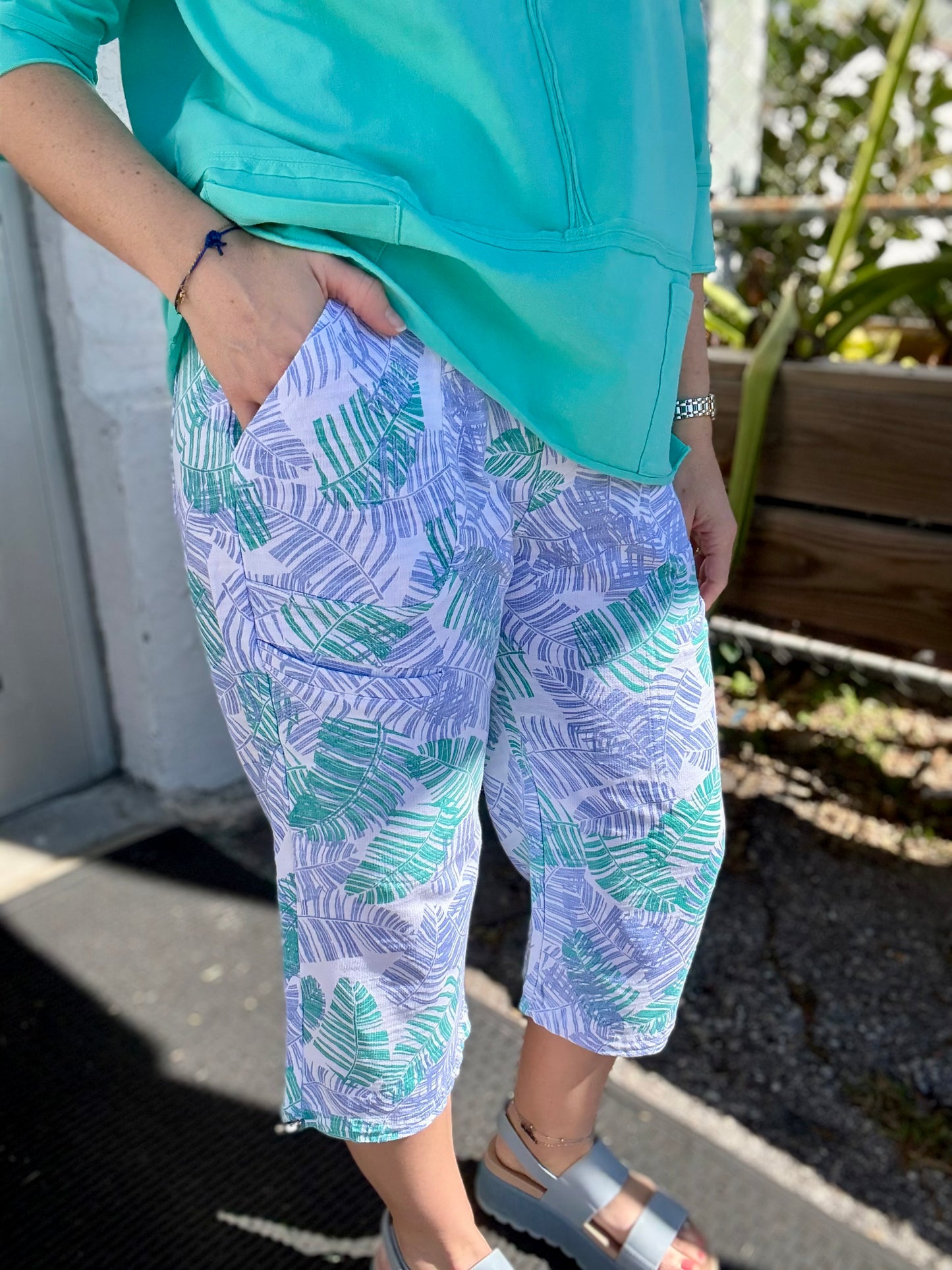 Wild Palms 5012M Print Beach Walker Capri