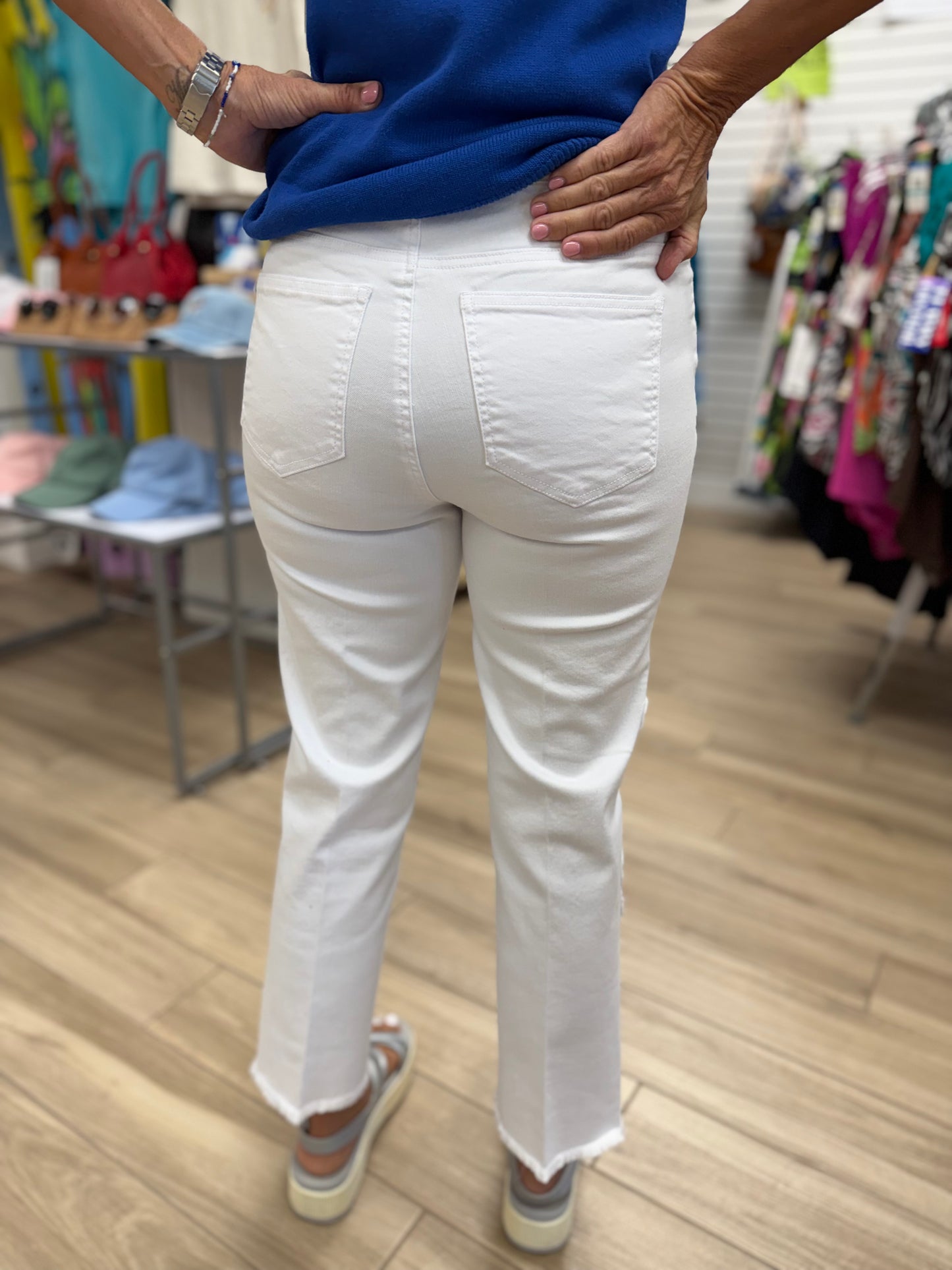 Multiples M26702 White Flower Applique Jeans