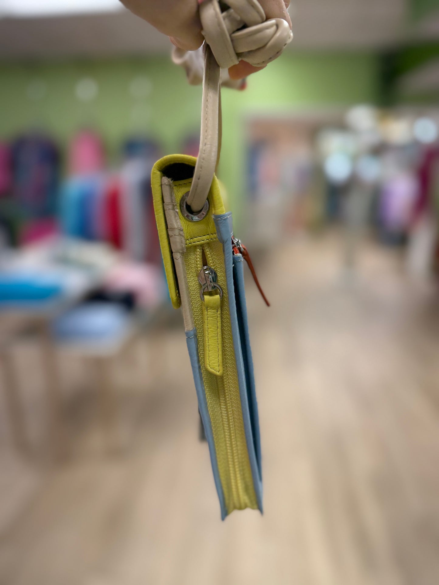 ILI 6824 RFID Organizer Bag