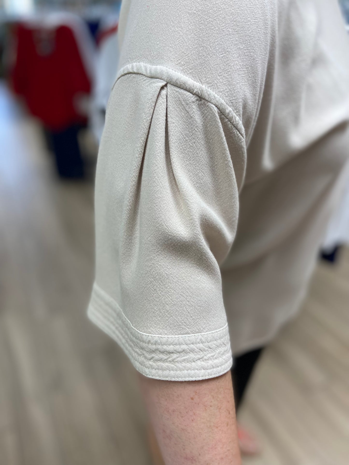 Dairi 2404 One Size Sleeve Detail Top