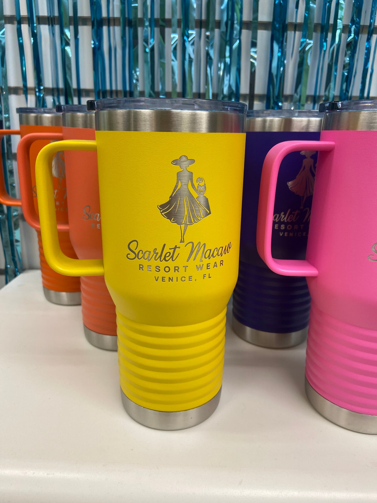 Scarlet Macaw 20 oz Tumbler Travel Mug
