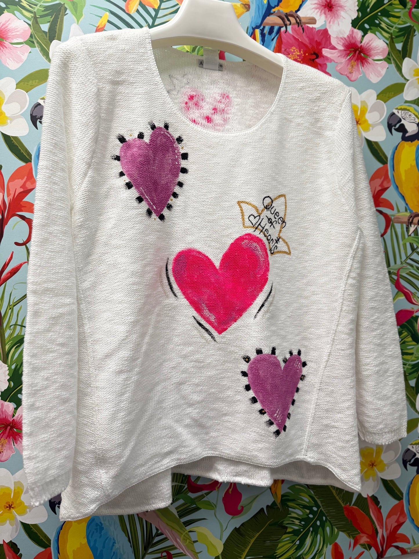 MoMo Sweater - Queen of Hearts