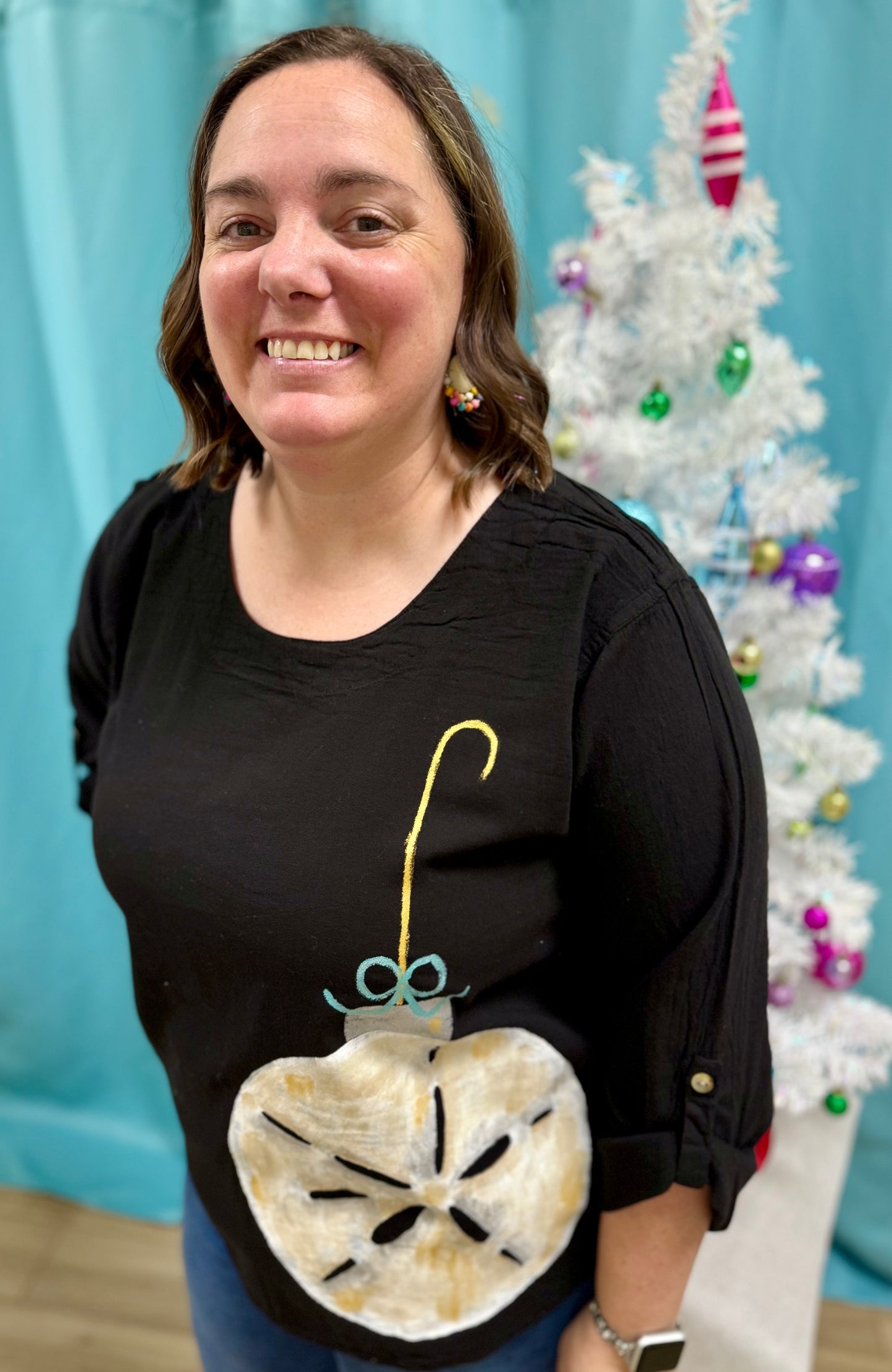 MoMo Painted Sand Dollar Ornament Top