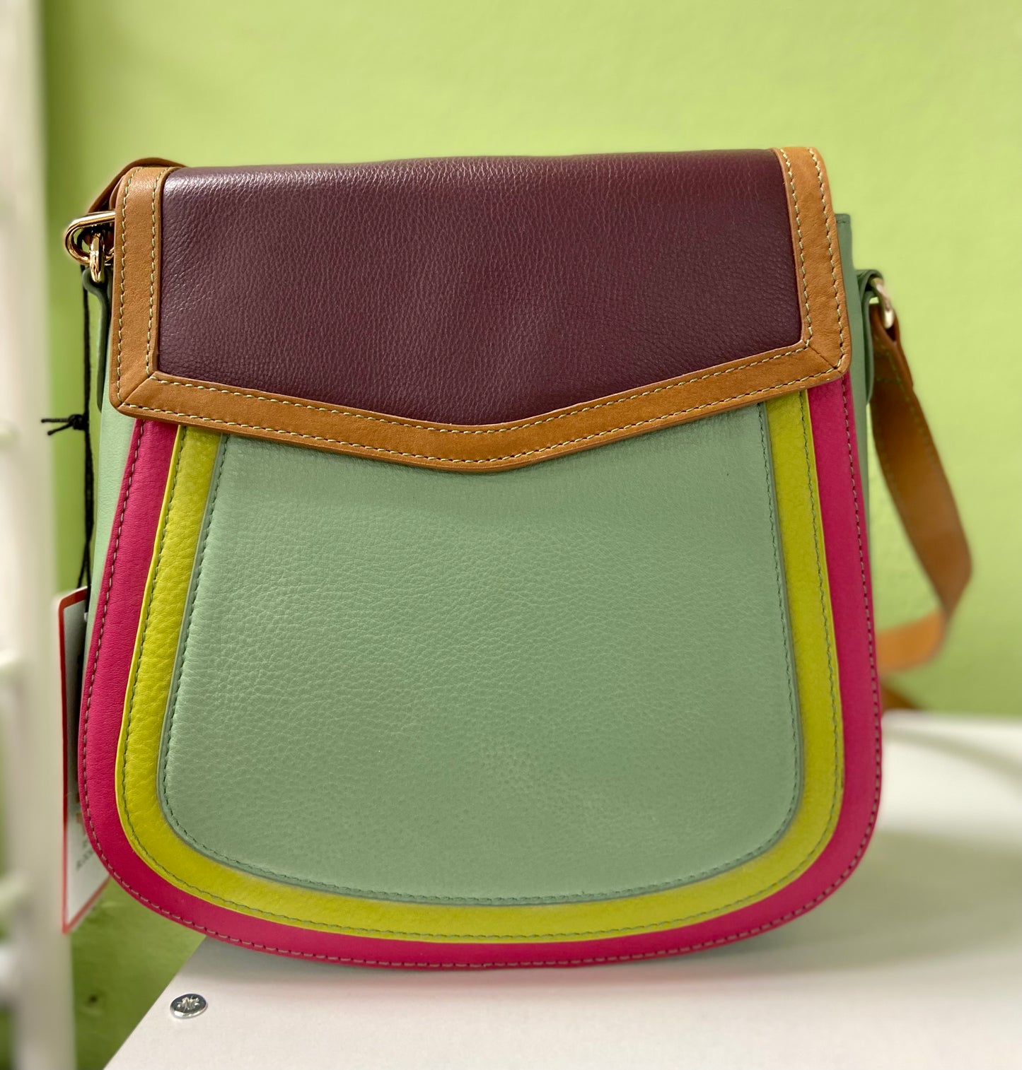 ILI 6777 Flap Bucket Bag