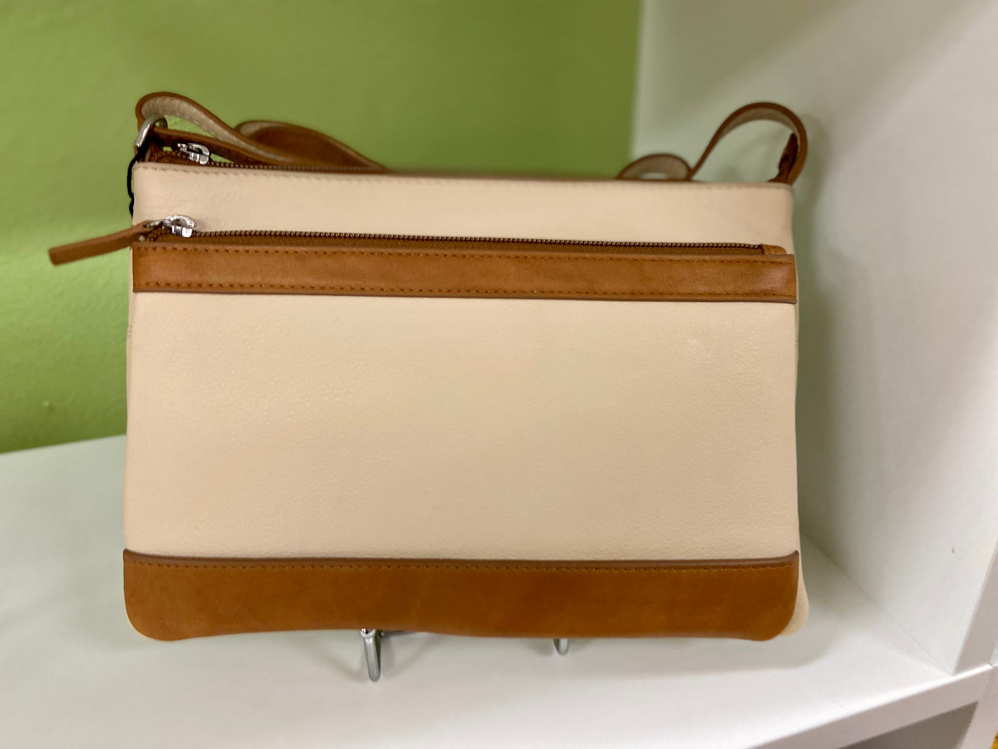 ILI 6028 Front Pocket Bag