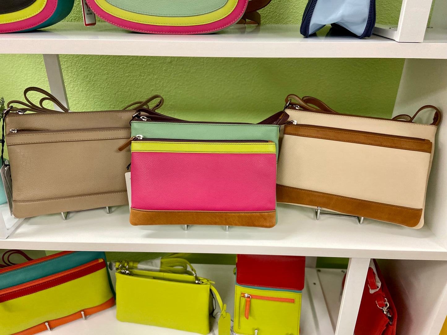 ILI 6028 Front Pocket Bag