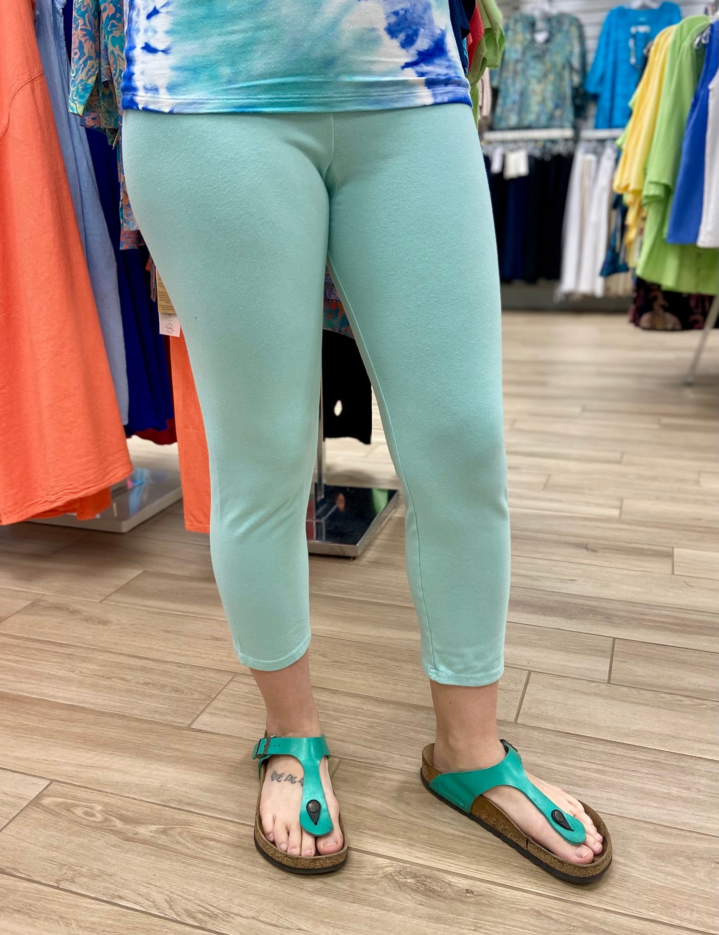 Cut Loose 2402017 Capri Legging