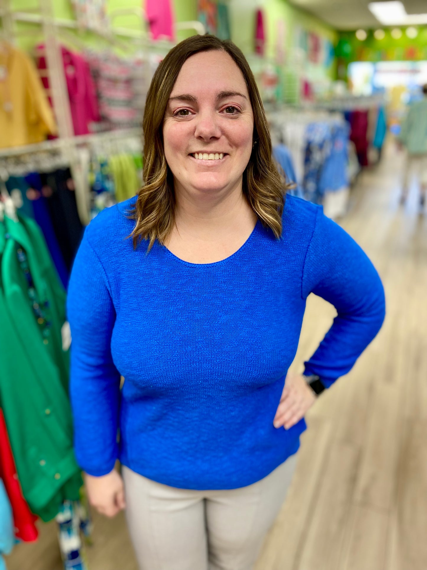 Avalin 8671 Hi-Lo Sweater