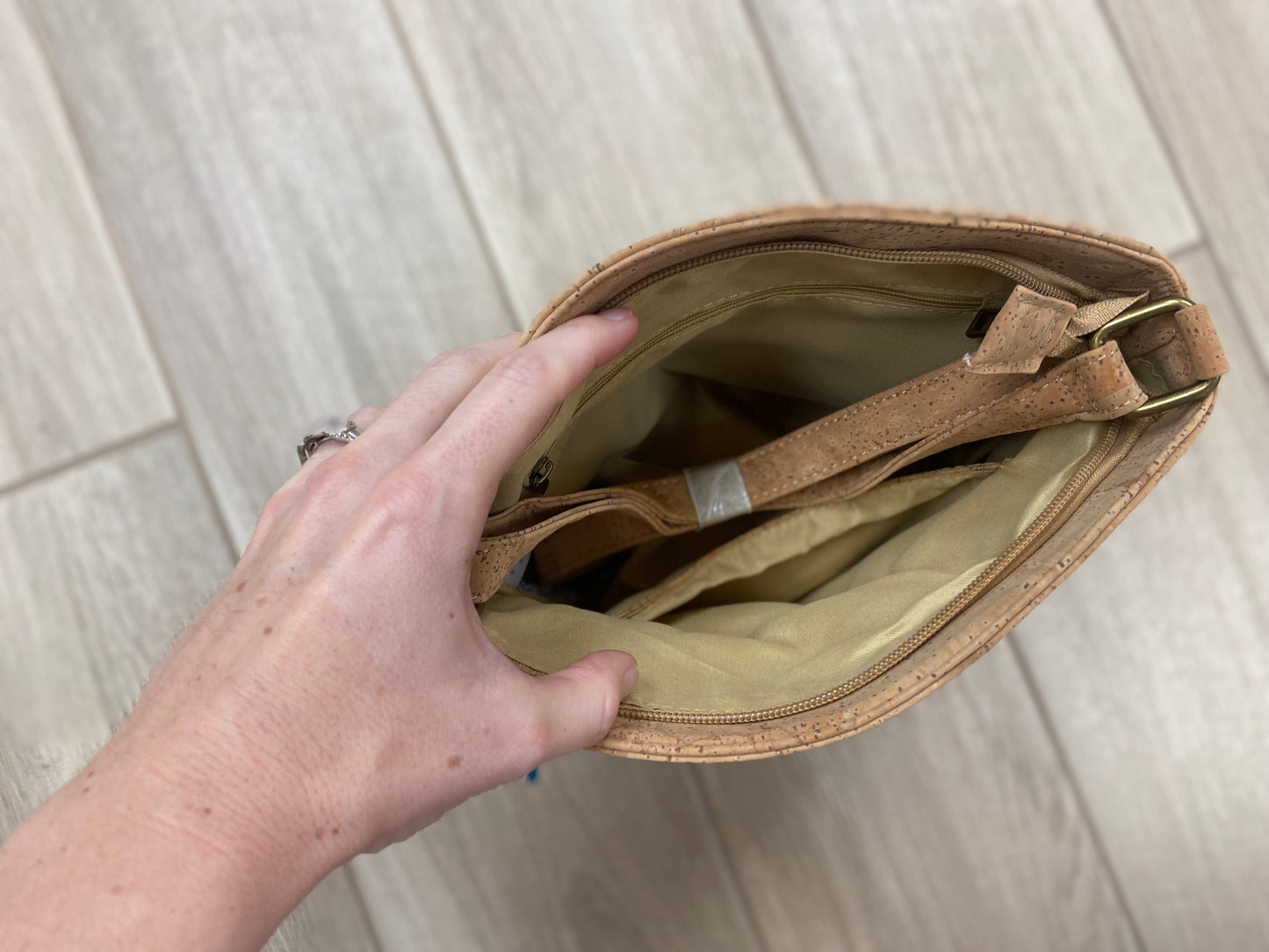 Meninas 2340 Triple Zip Cork Bag