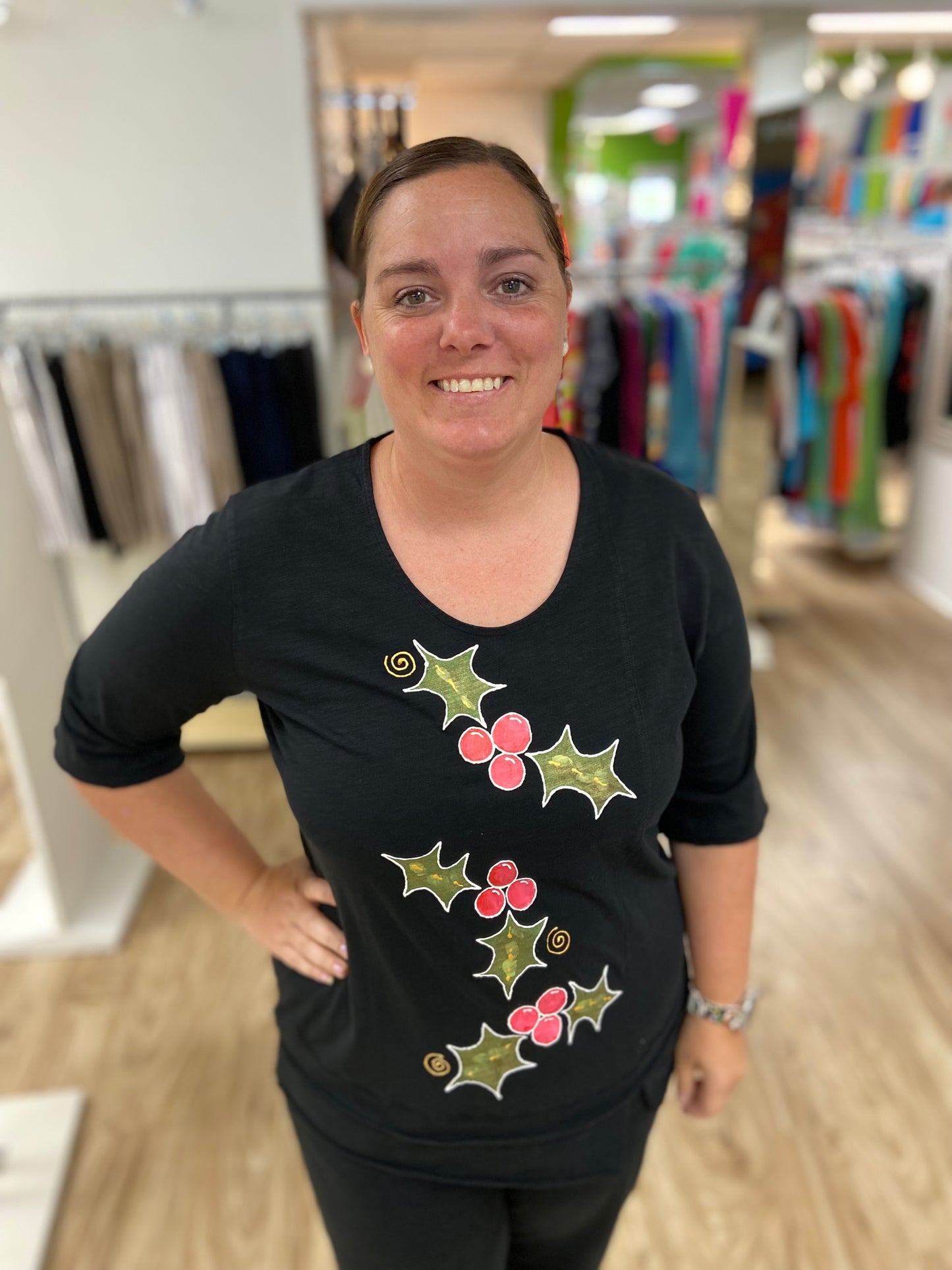 MoMo 6015 Painted Holly Tee