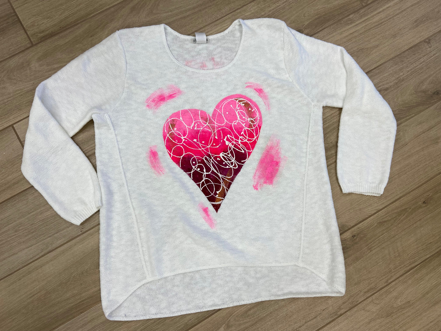 MoMo Sweater - Art Heart