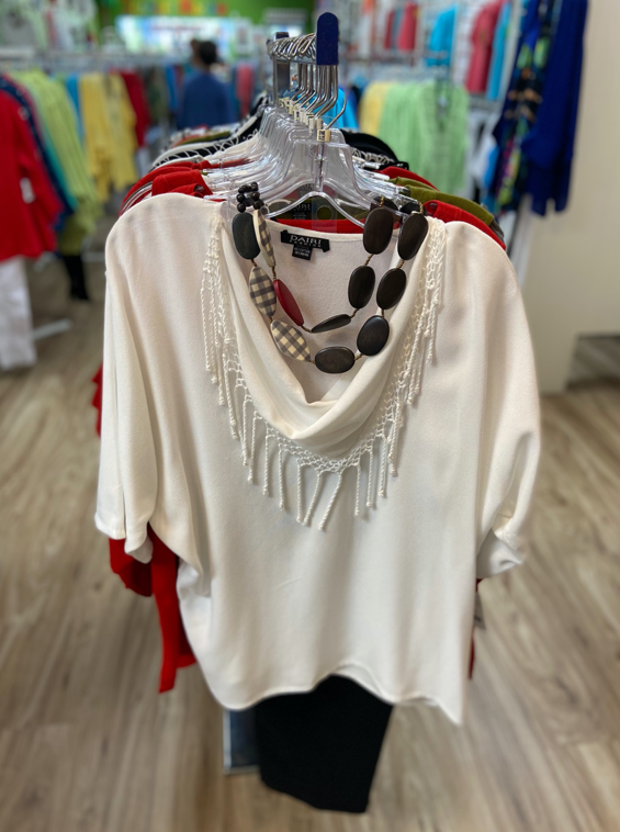 Dairi 225F One Size Fringe Cowl Top