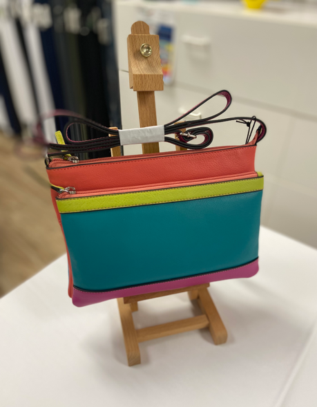 ILI 6028 Front Pocket Bag