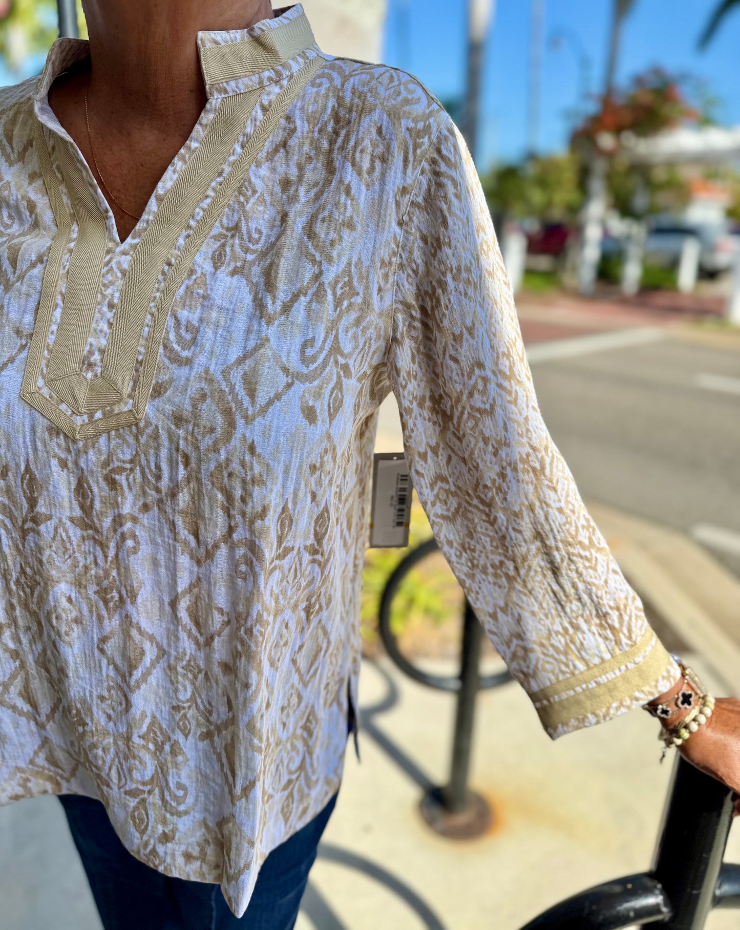 Multiples M26406TM Neck Trim Top