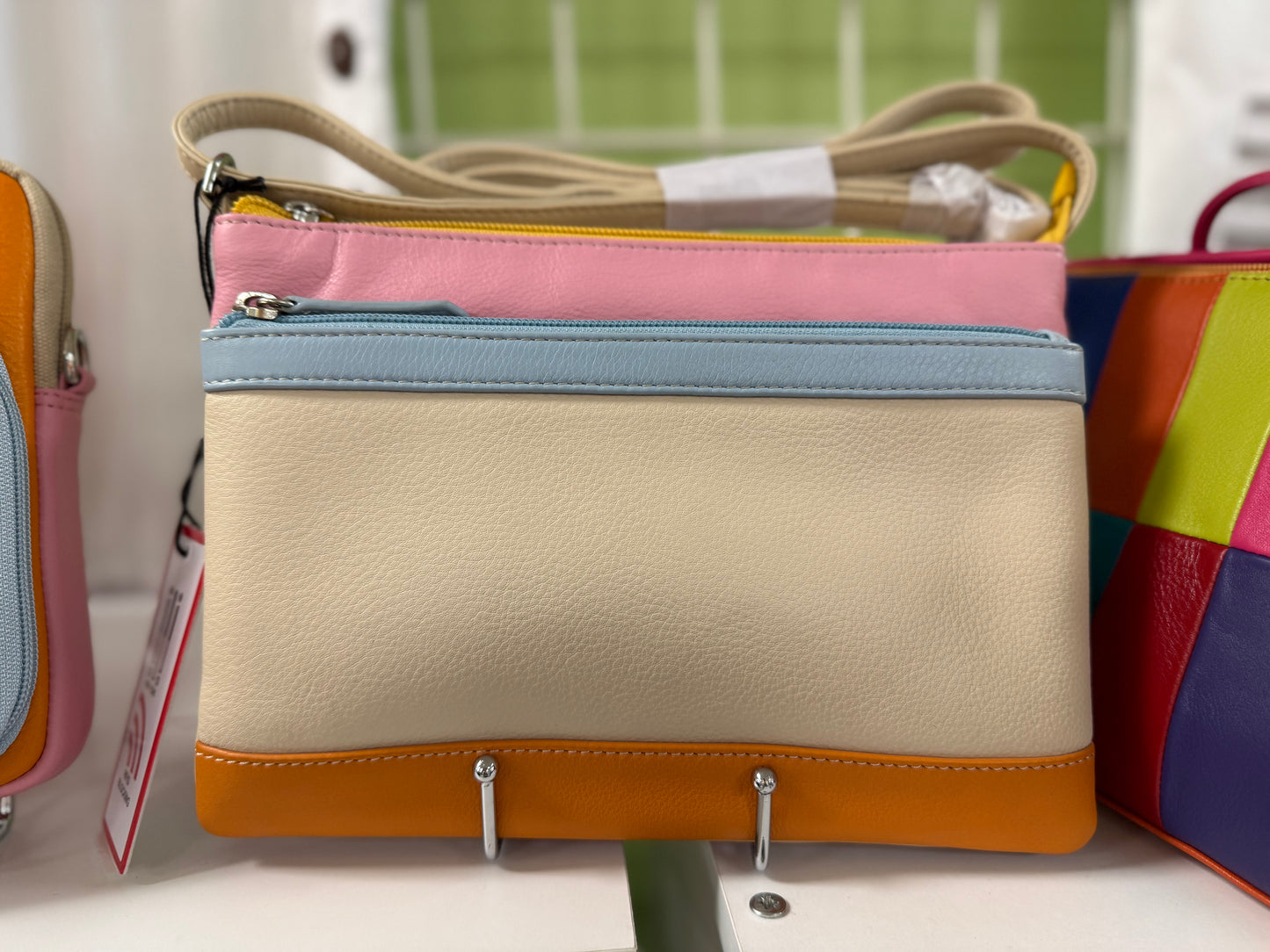 ILI 6028 Front Pocket Leather Bag