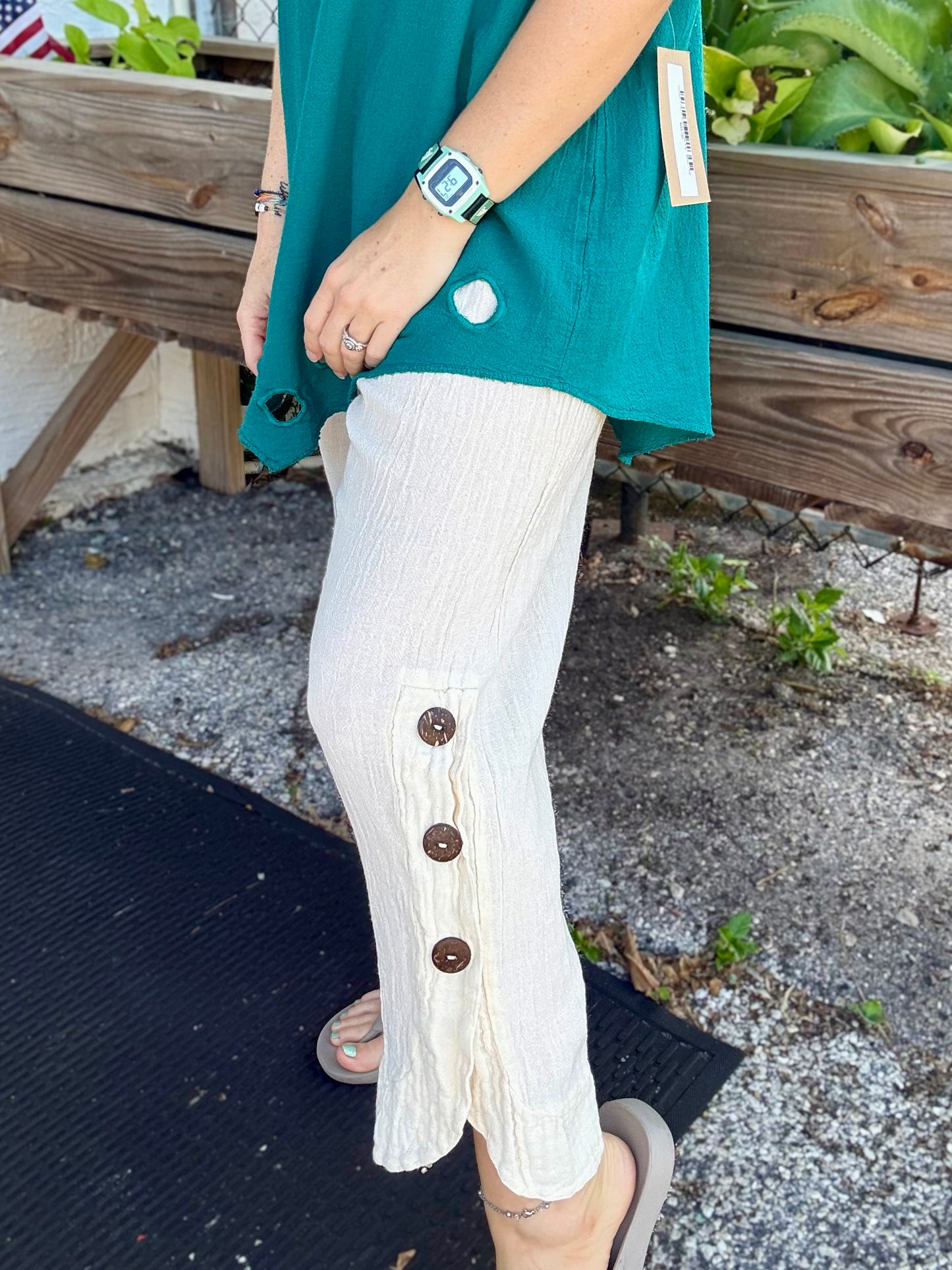 Dunes Buho Button Capri