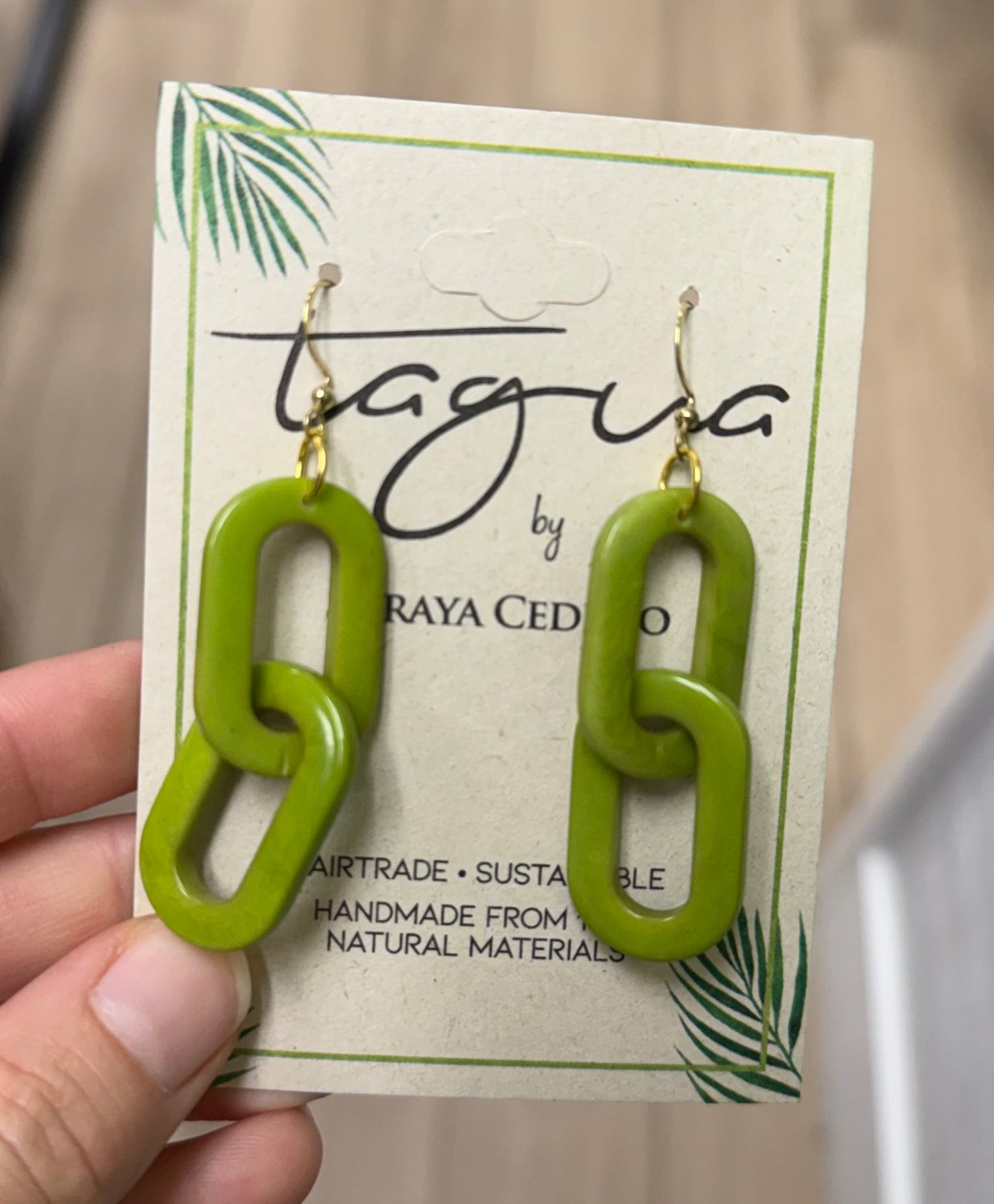 Tagua Amaranta Earring