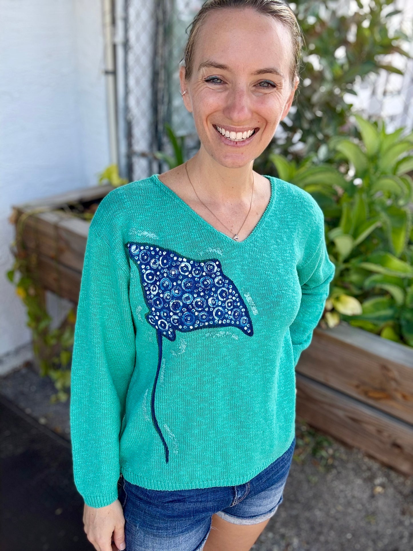 MoMo Sweater - Spotted Eagle Ray