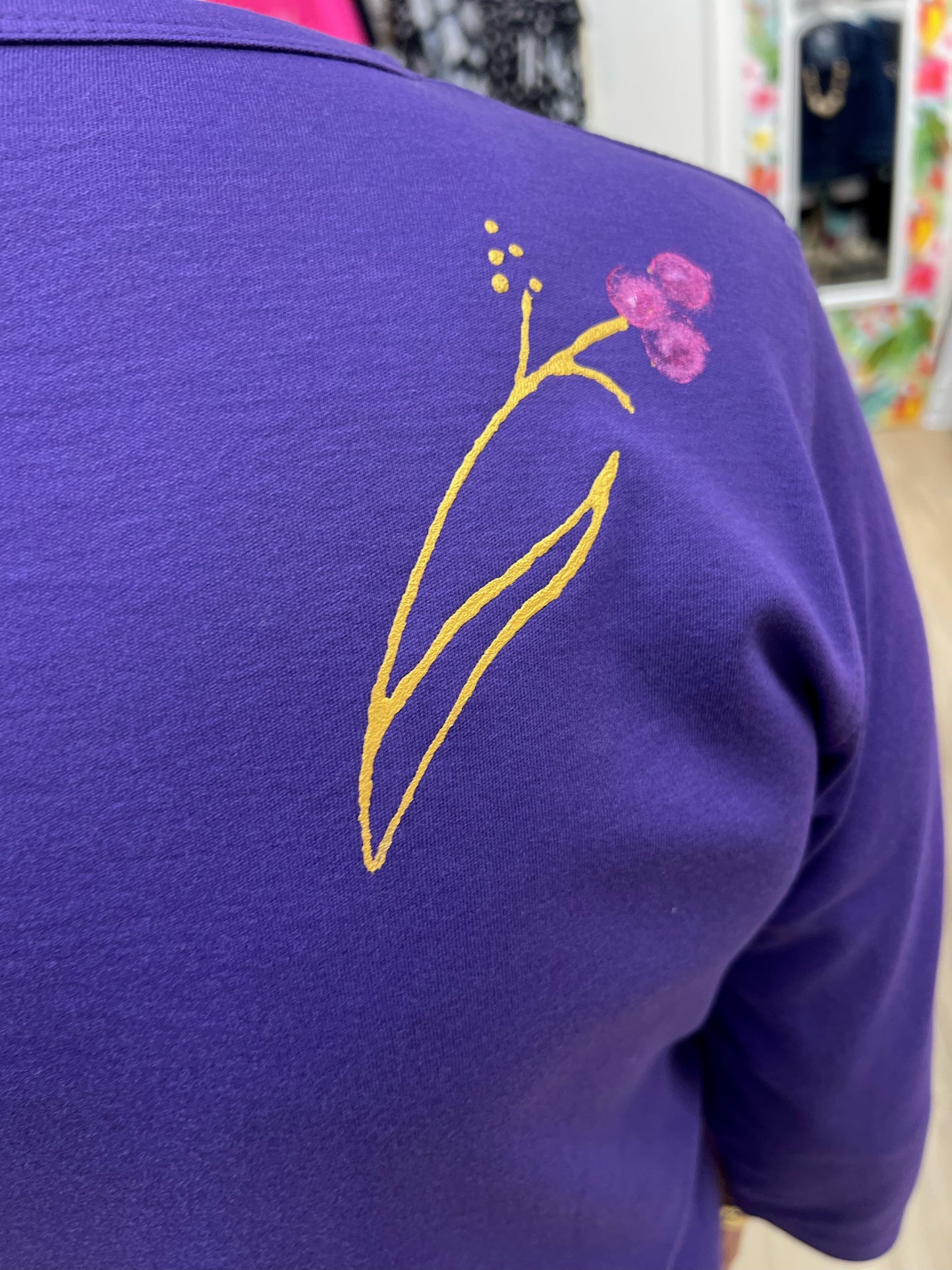 Peg Painted Bold Flower Trio Top