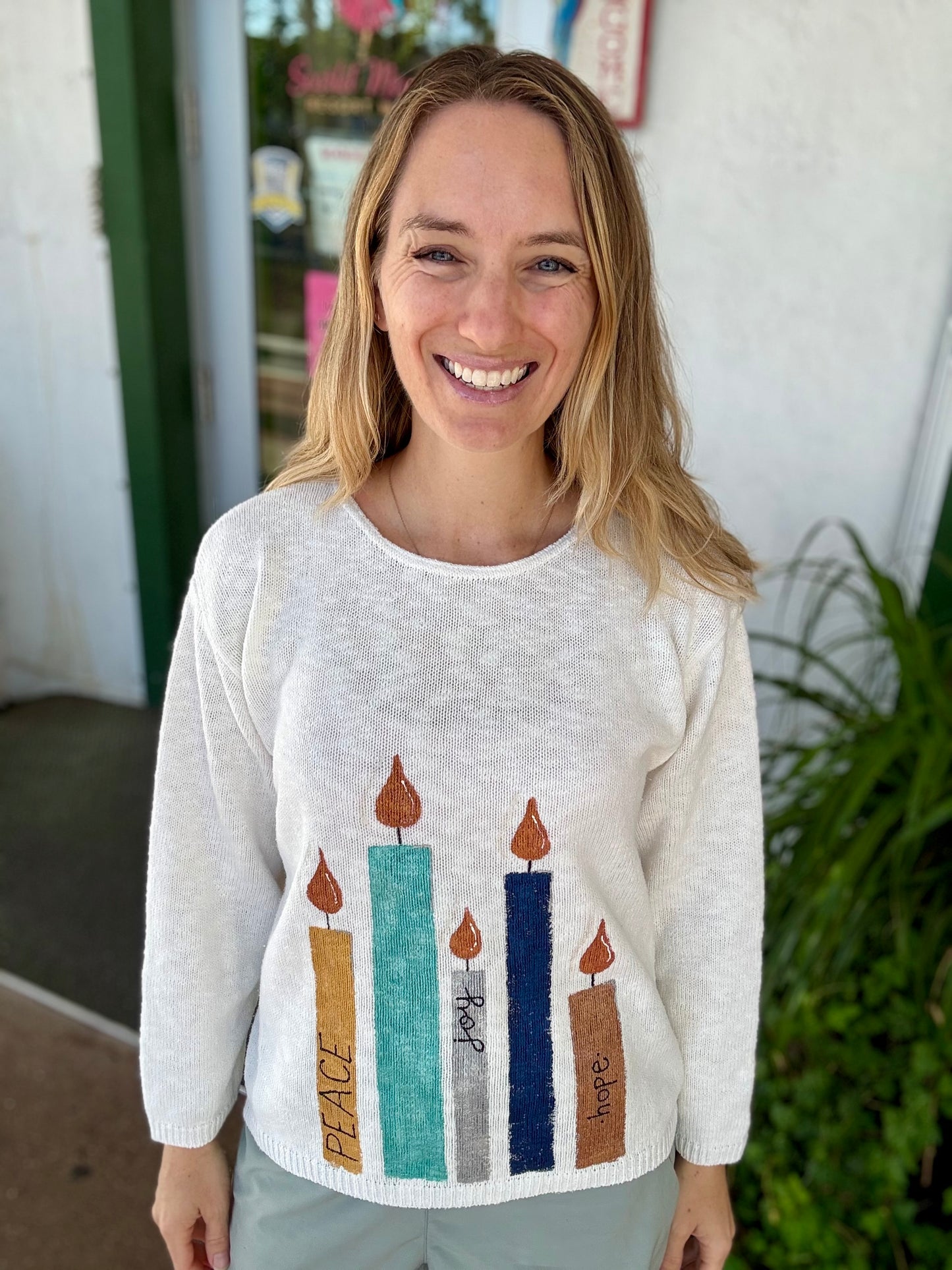 MoMo Sweater - Candles of Love