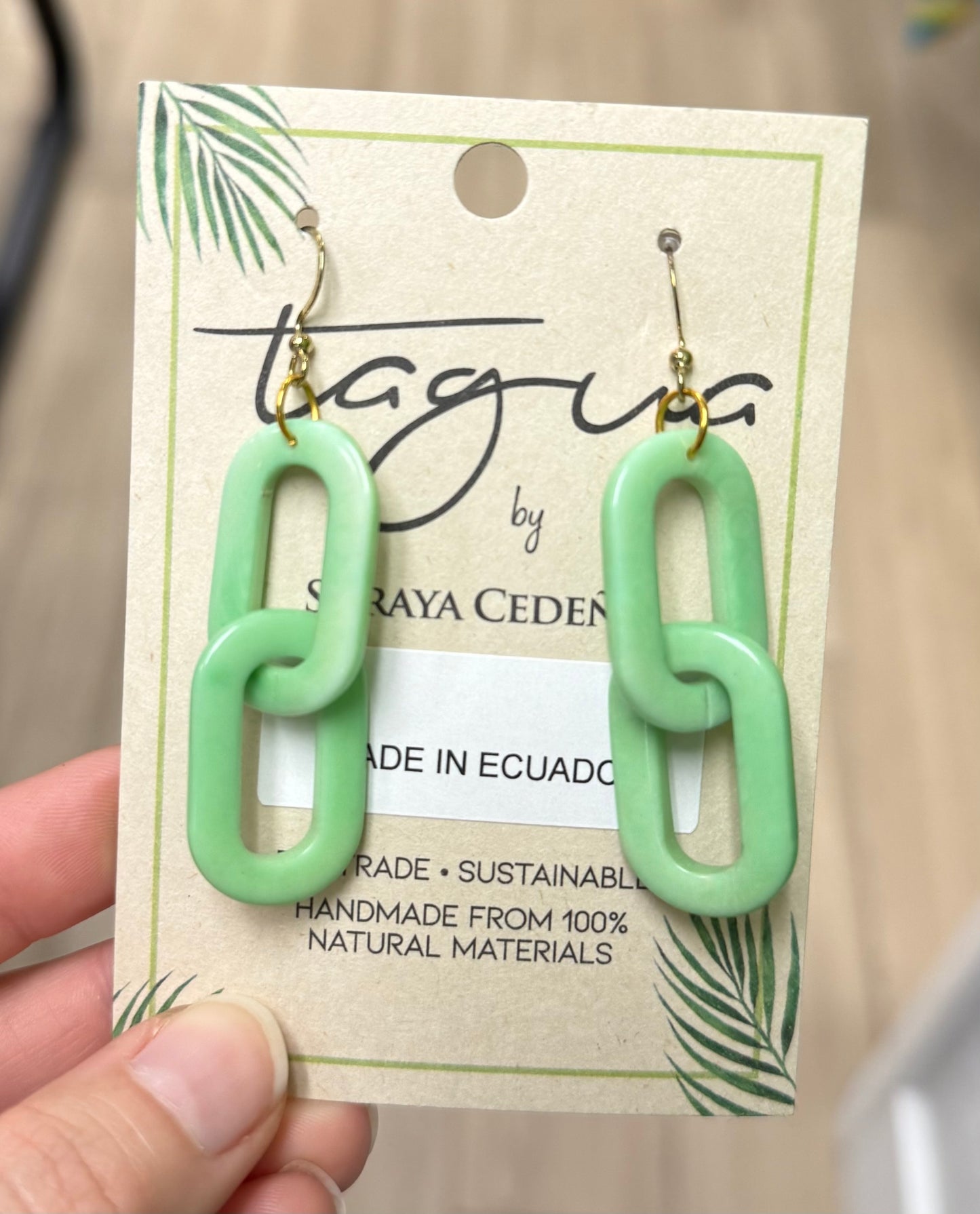 Tagua Amaranta Earring