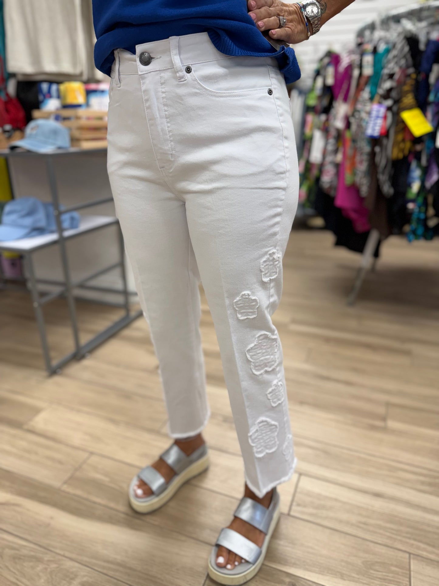 Multiples M26702 White Flower Applique Jeans