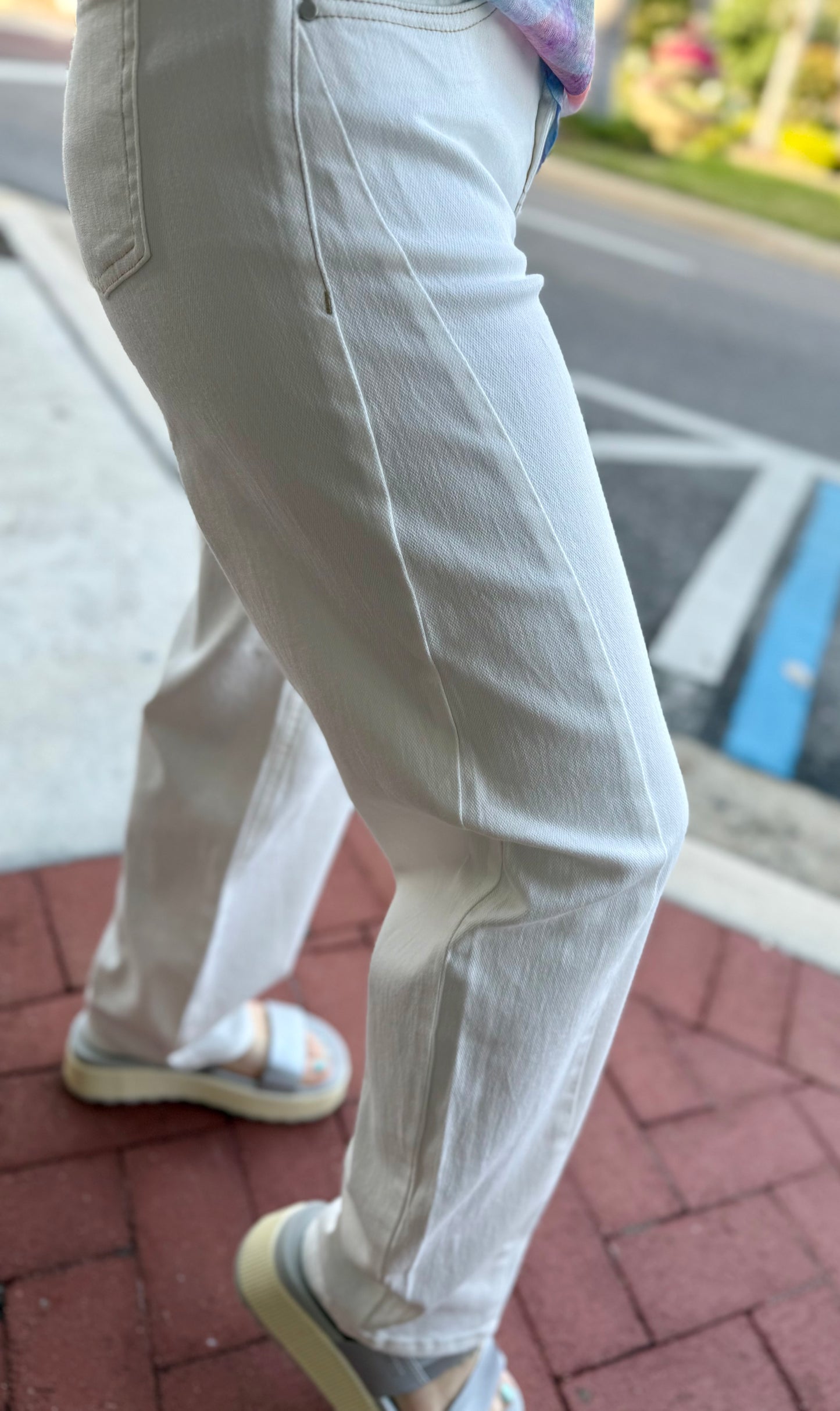 FDJ 2408948 Ivory Barrel Leg Jean