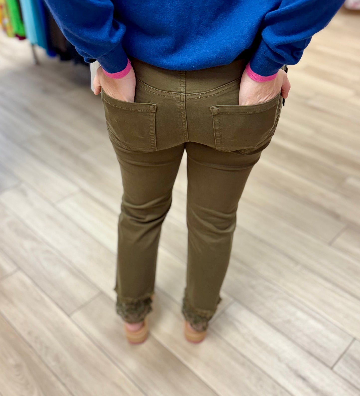 Euro Ethyl P471 Lace Hem Jeans