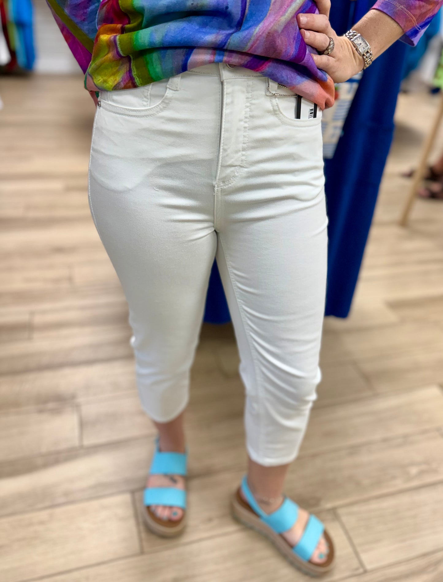 FDJ 6980511 White Suzanne Capri