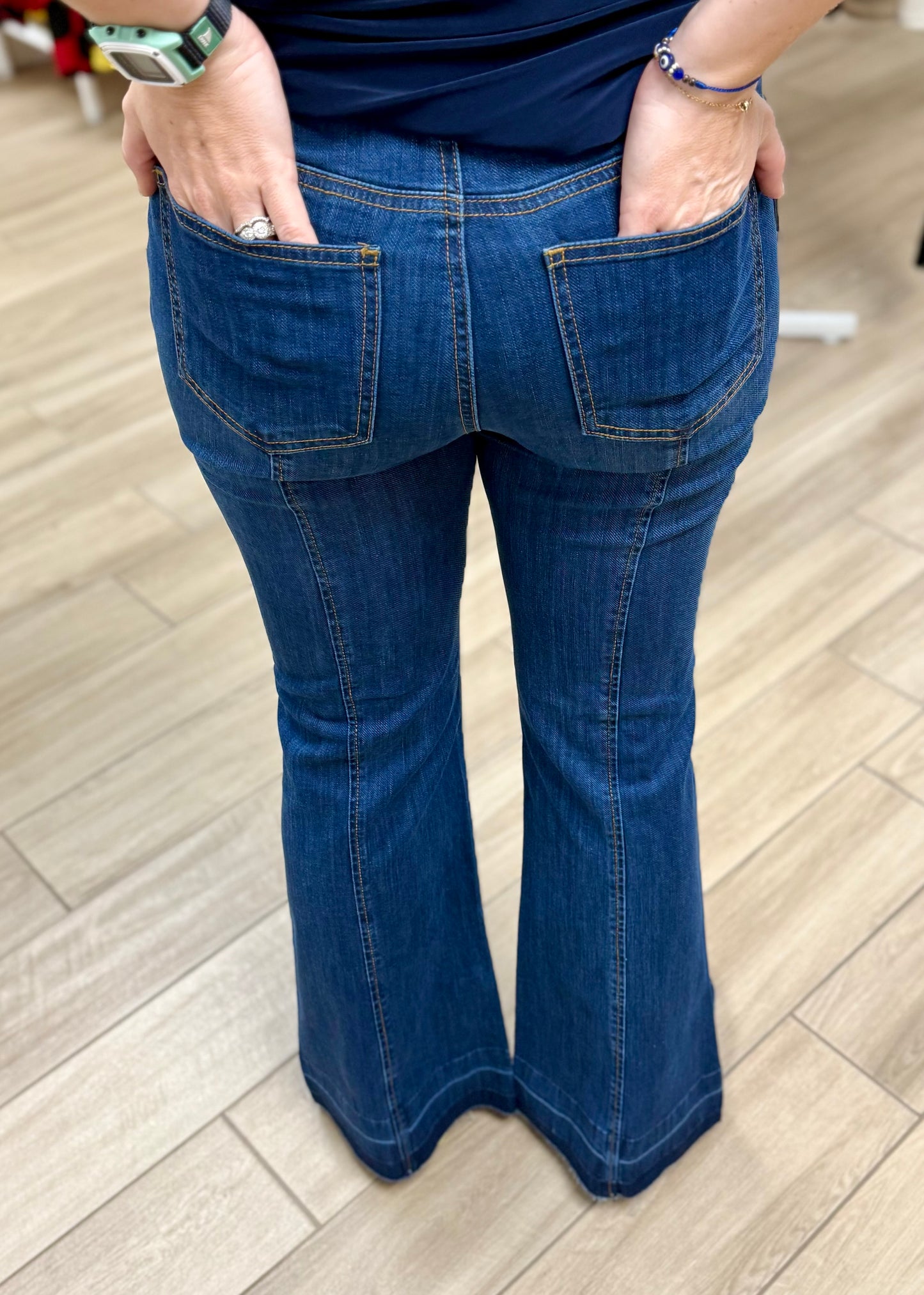 Euro Ethyl Z3F2720 Slit Front Jean