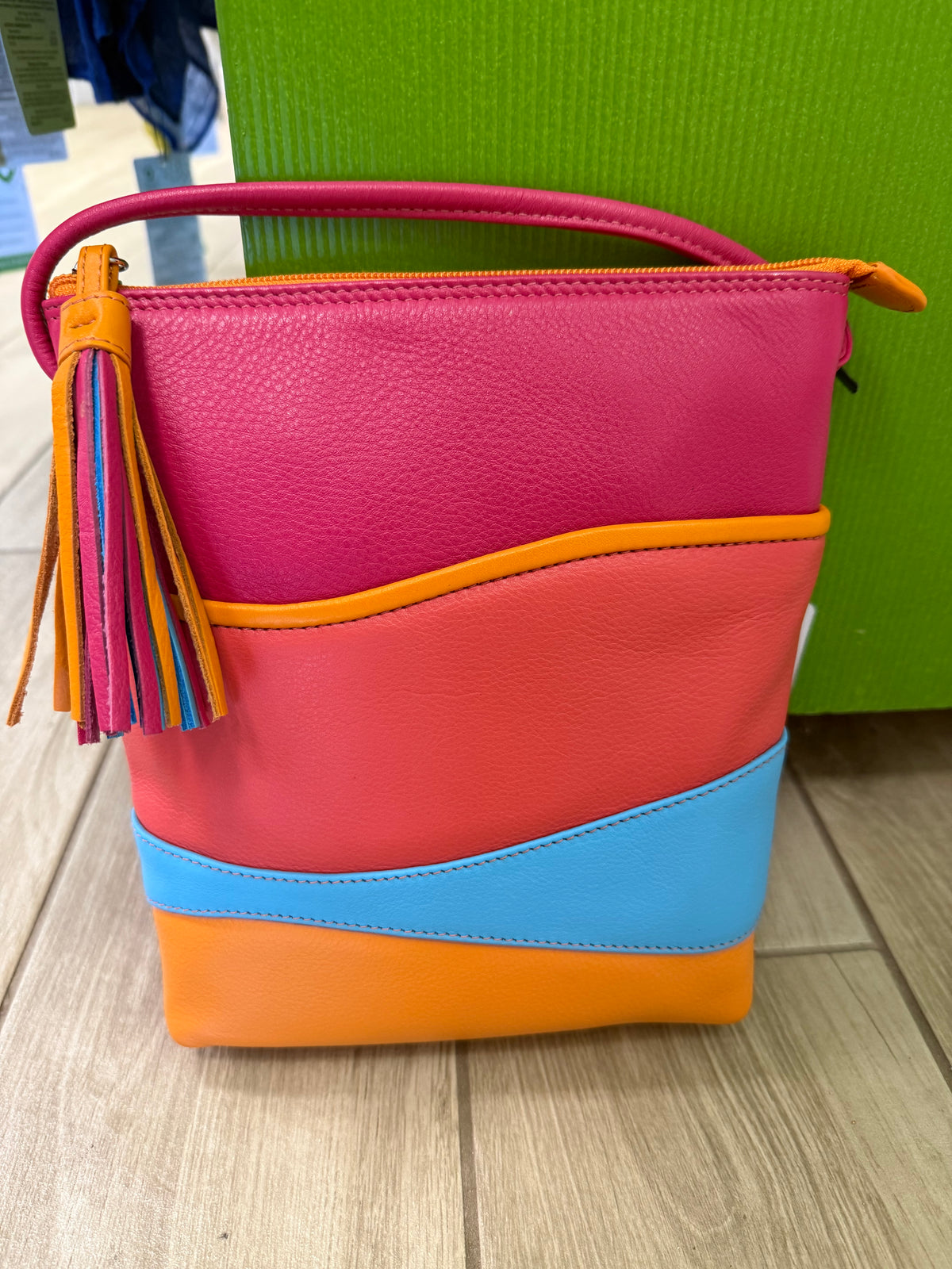 ILI Wave Mid Crossbody Bag