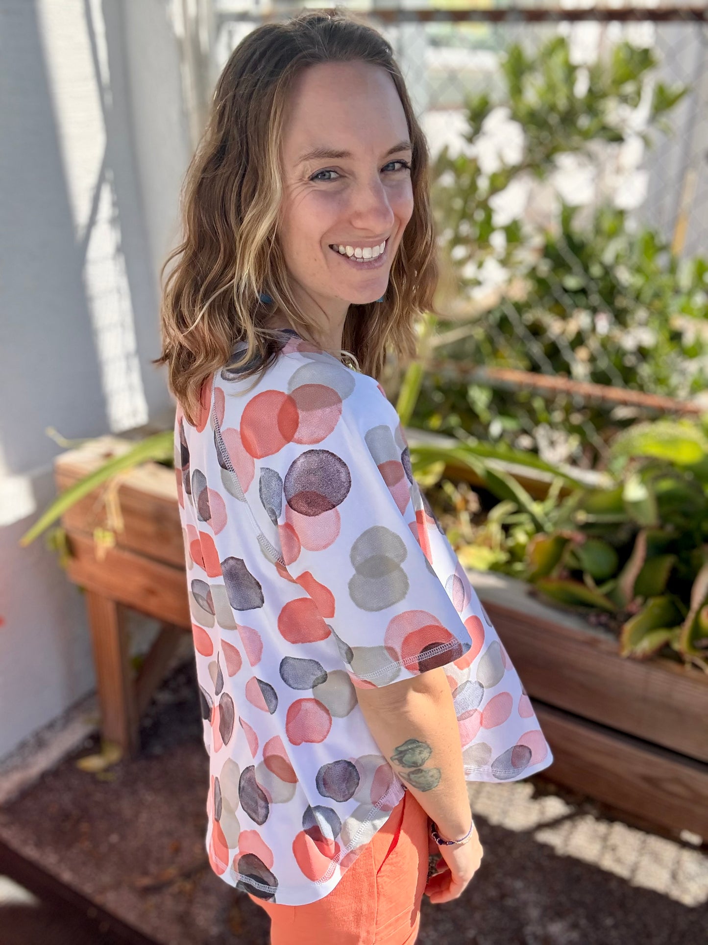 Wild Palms 1622 Elbow Dots Top