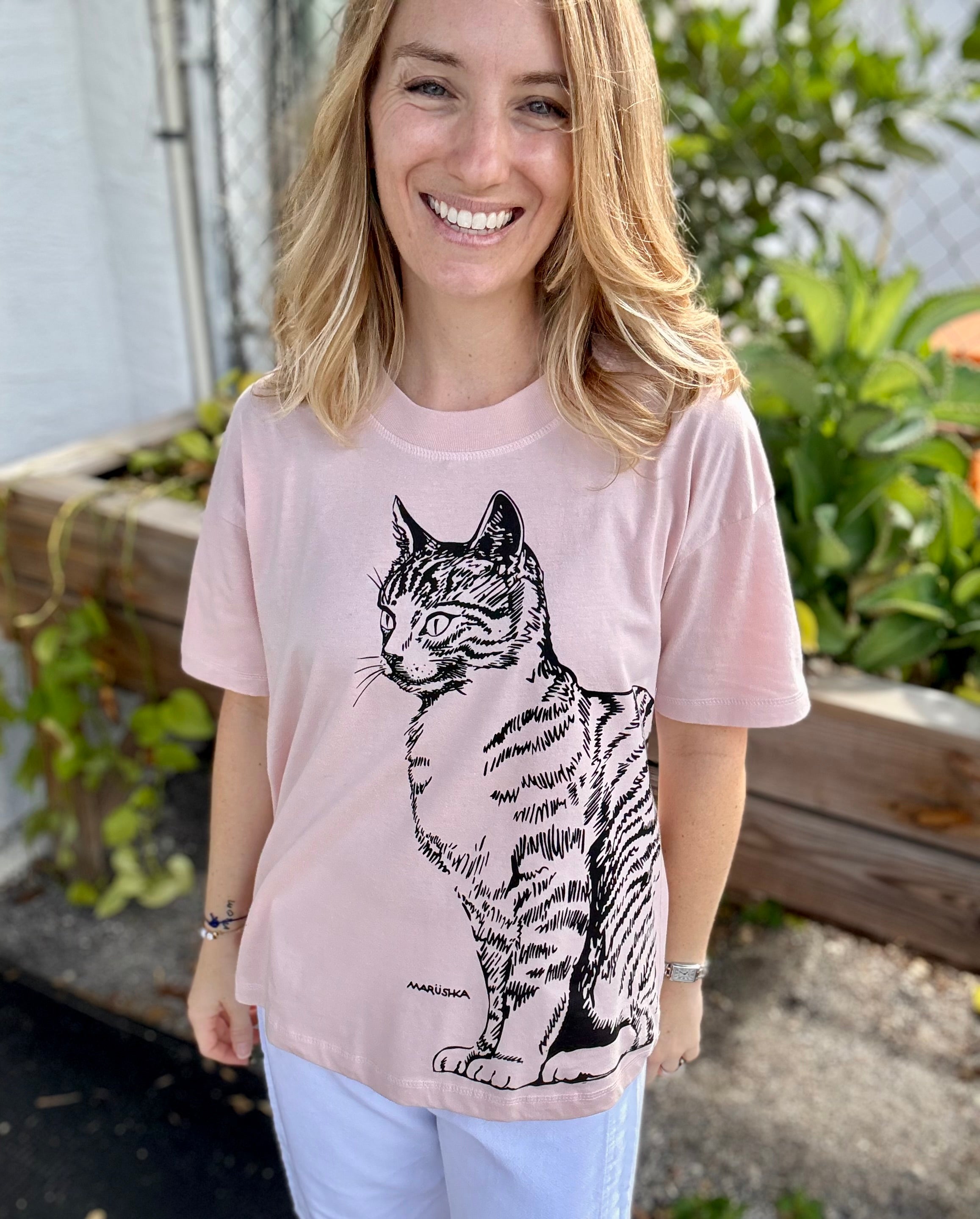Crazy Cat Lady – Scarlet Macaw Resort Wear