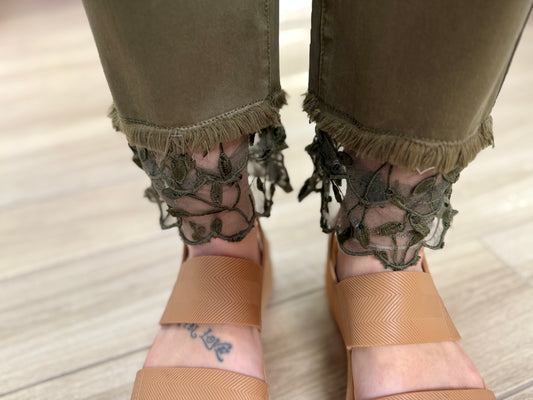 Euro Ethyl P471 Lace Hem Jeans