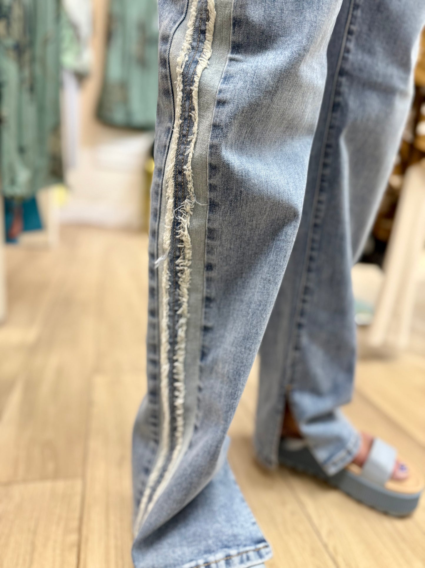 FDJ 6938799 Suzanne Fringe Side Slit Jean