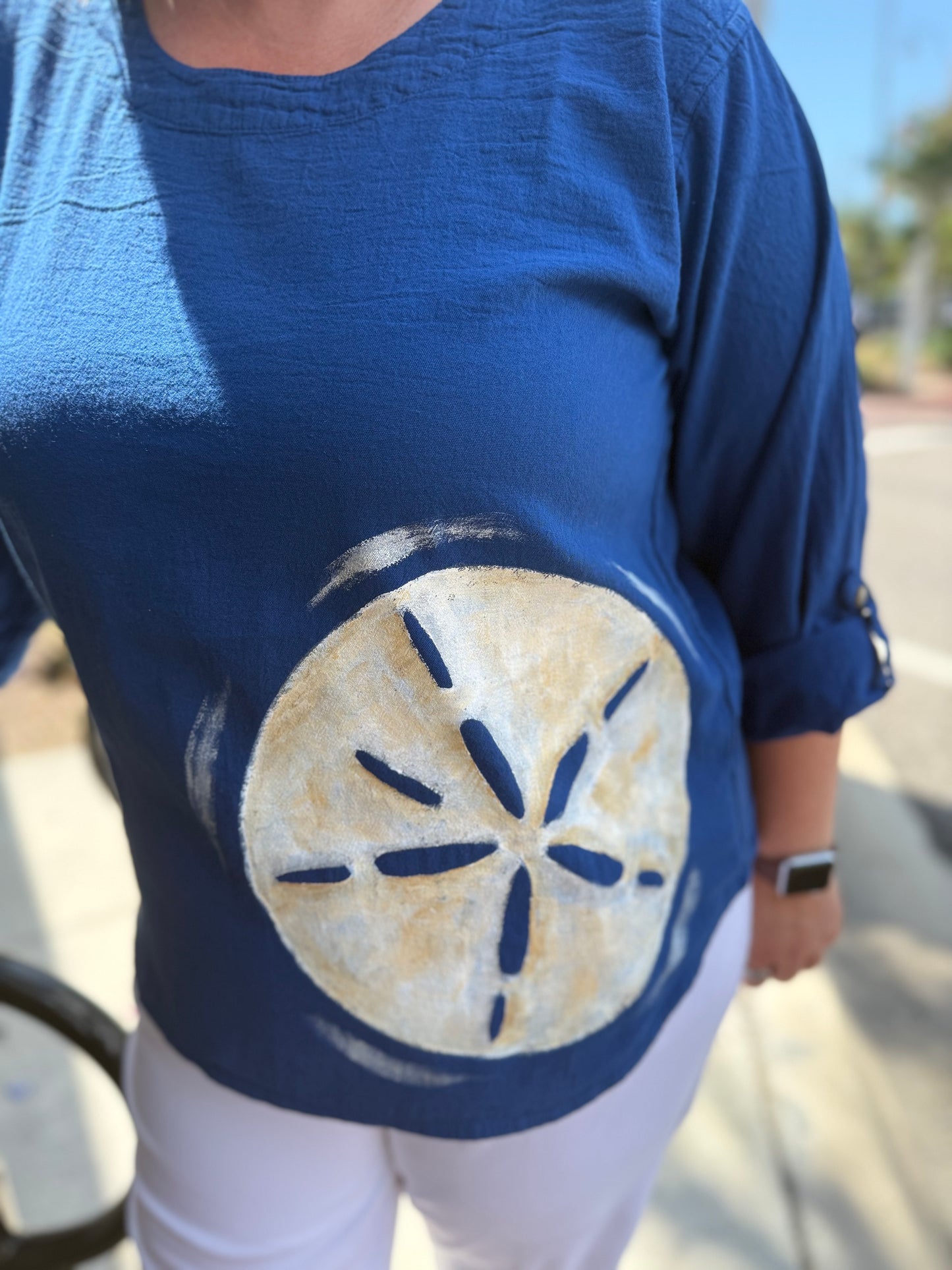 MoMo Painted Sand Dollar Top