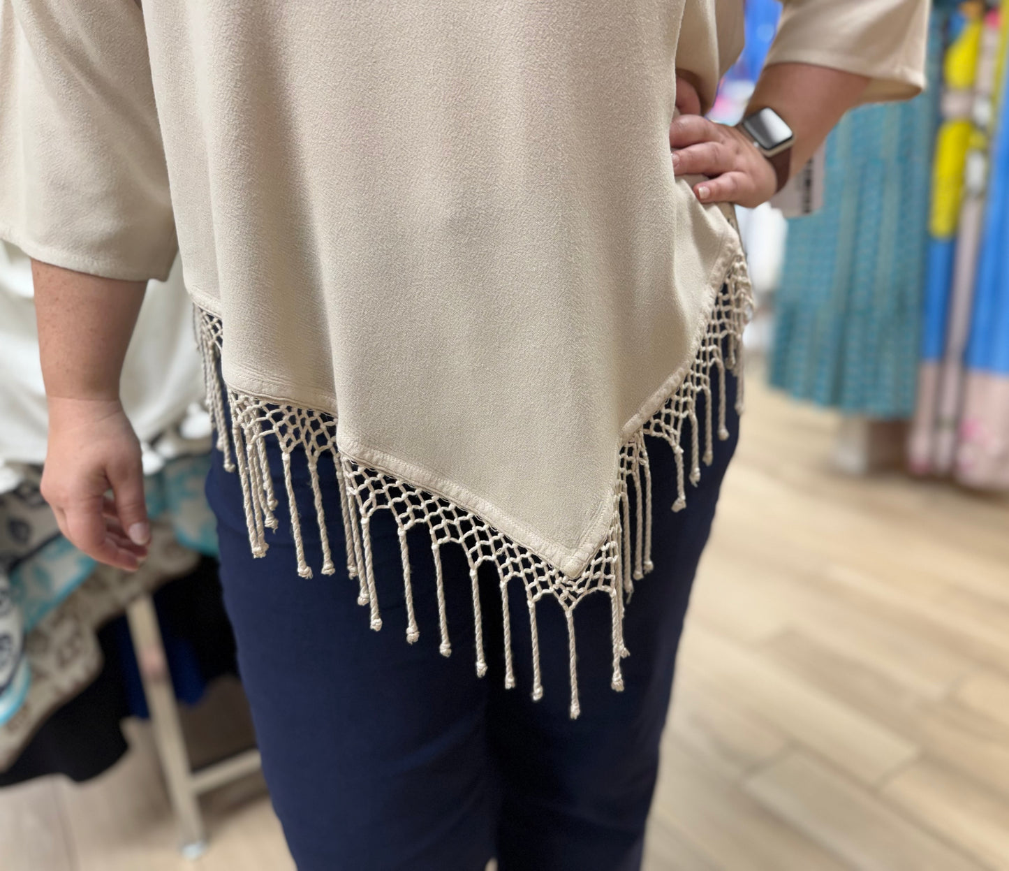 Dairi 2320 One Size Fringe Point Top