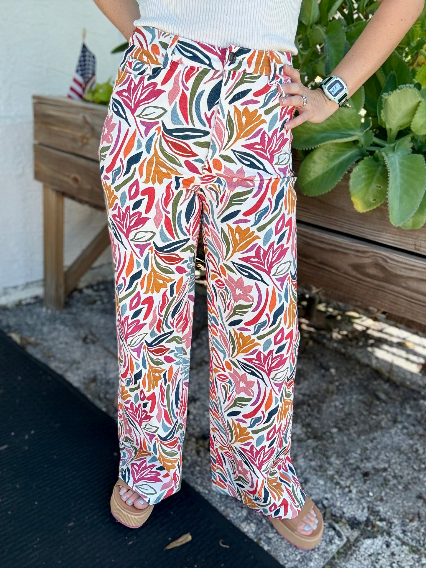 AnniewearArtistic Floral Print Jean