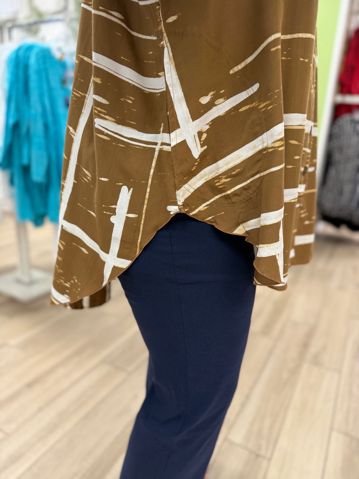 Iguana Lucy Hi-Lo Top