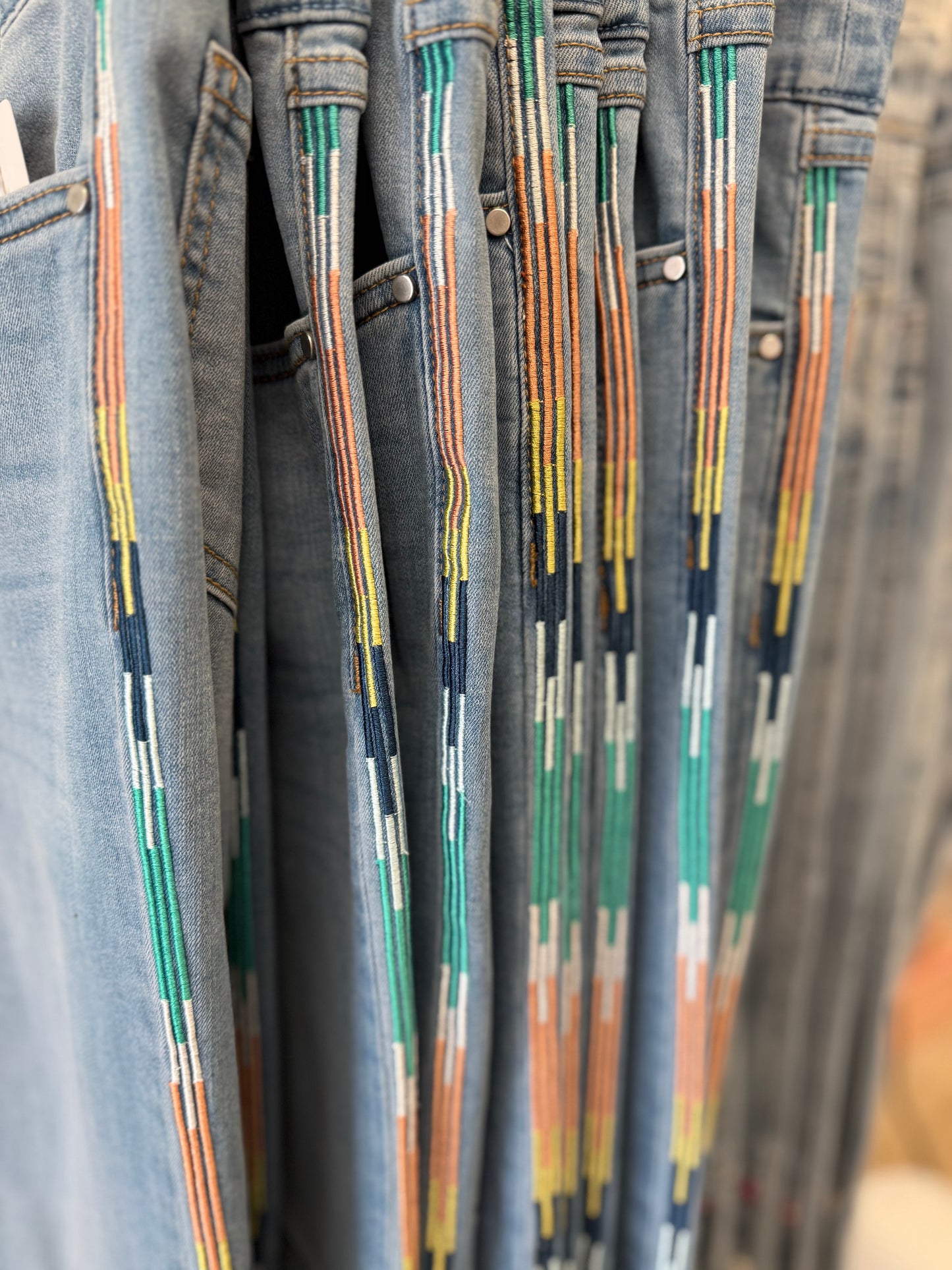 FDJ 2904669 Embroidered Jean