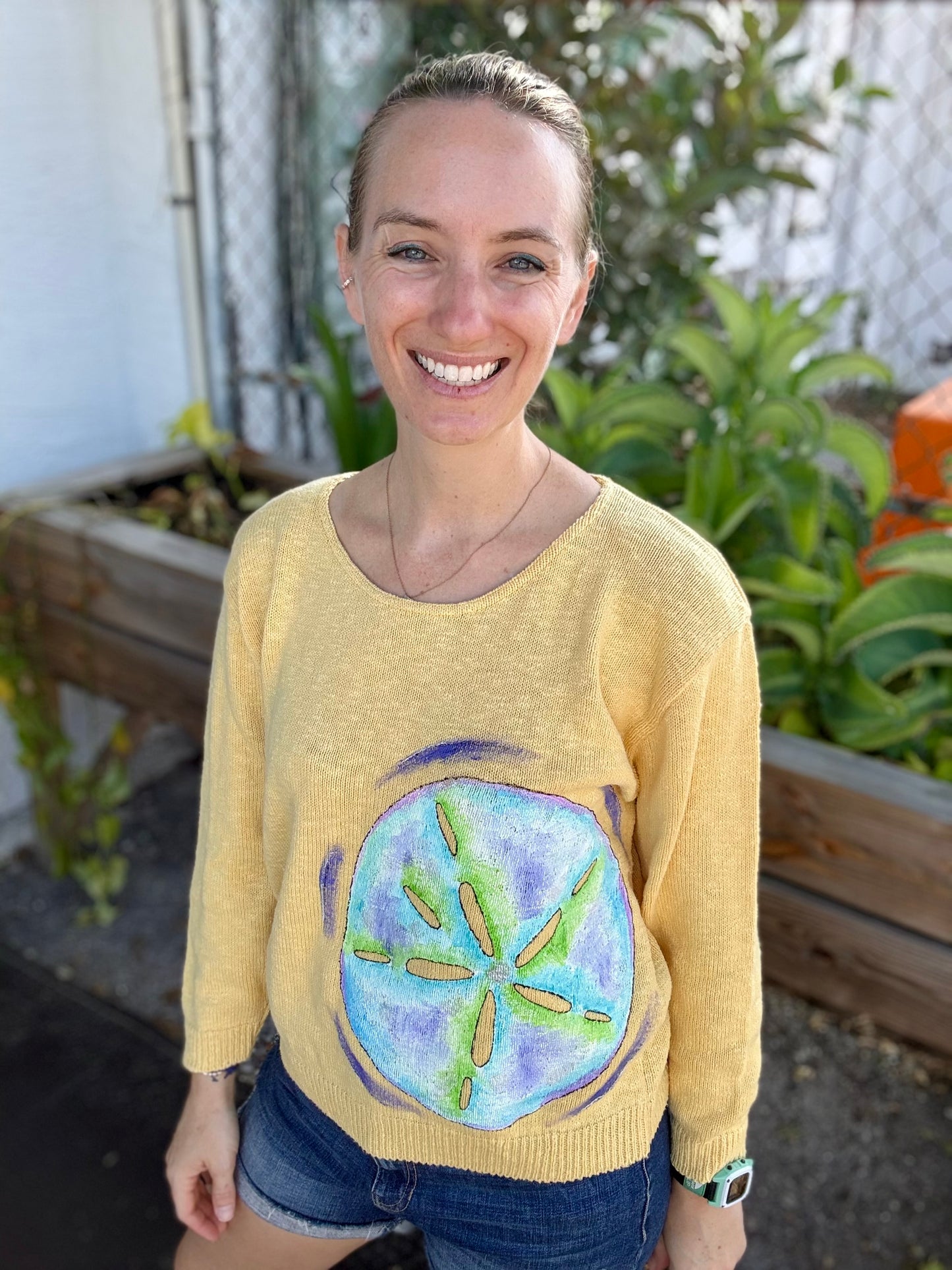 MoMo Sweater - Pastel Sand Dollar