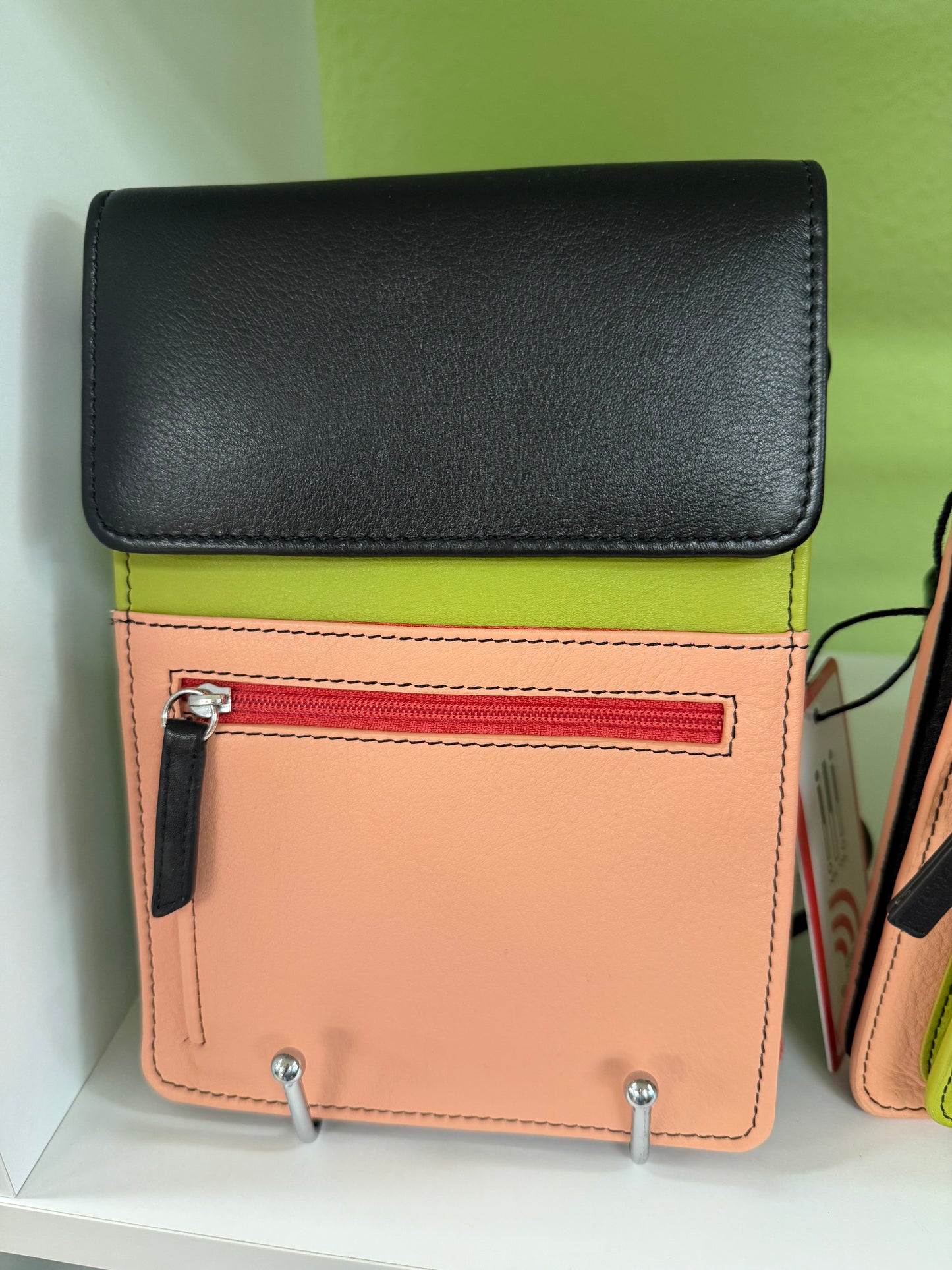 ILI 6824 RFID Organizer Bag