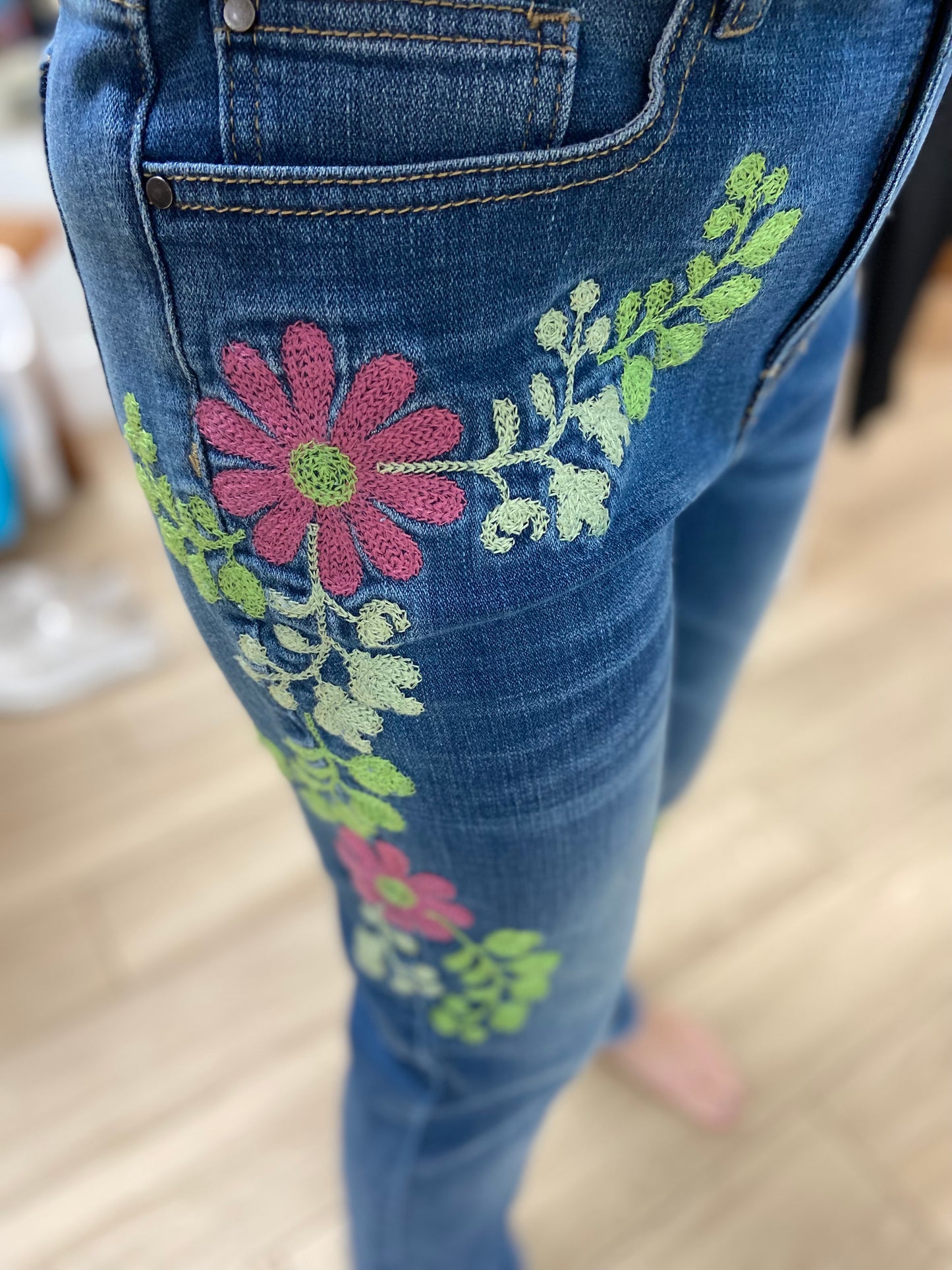 Tru Luxe T15106PM Embroidered Flowers Jeans