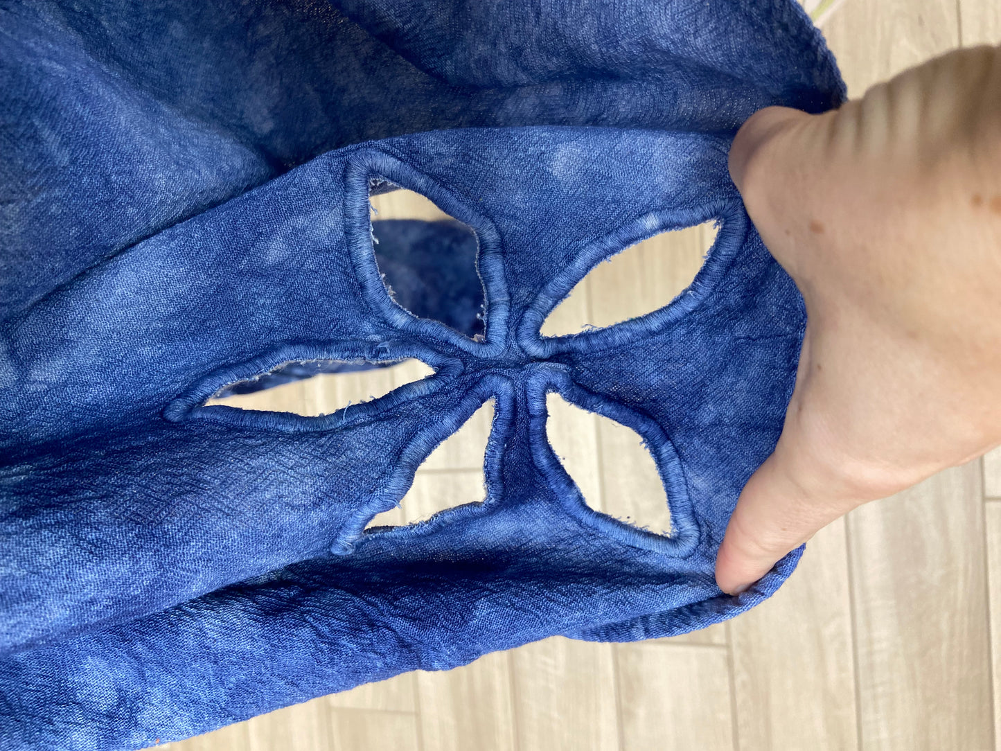 Dunes Flor Cut Out Top