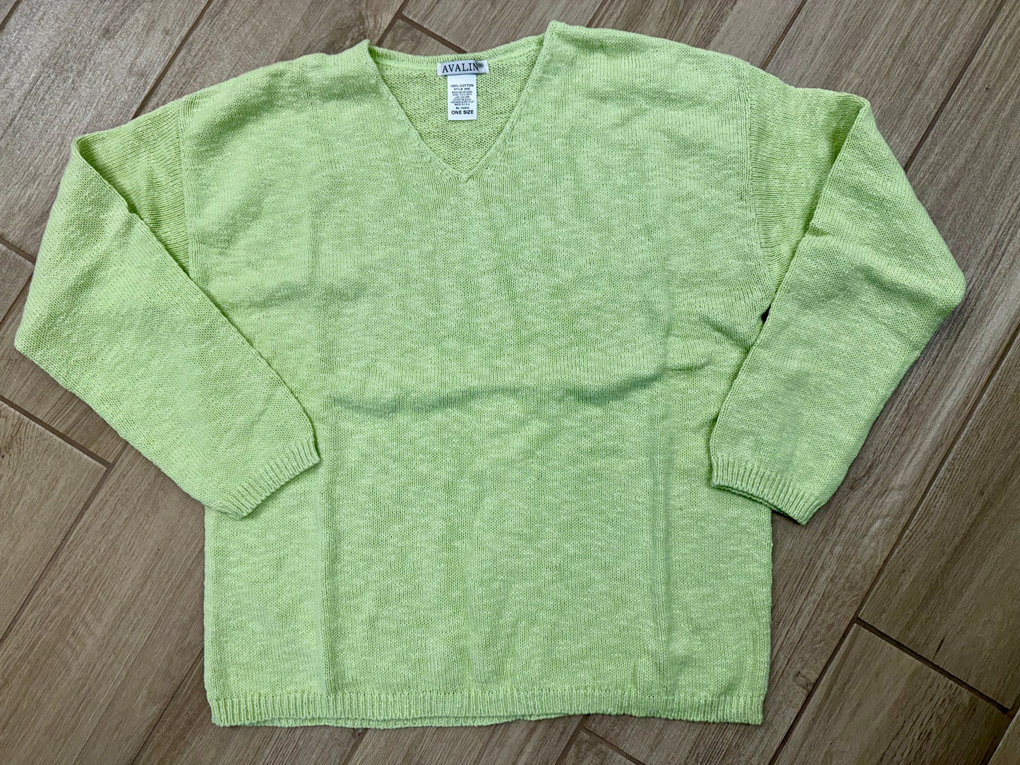Avalin N9592 Crop V-Neck Sweater