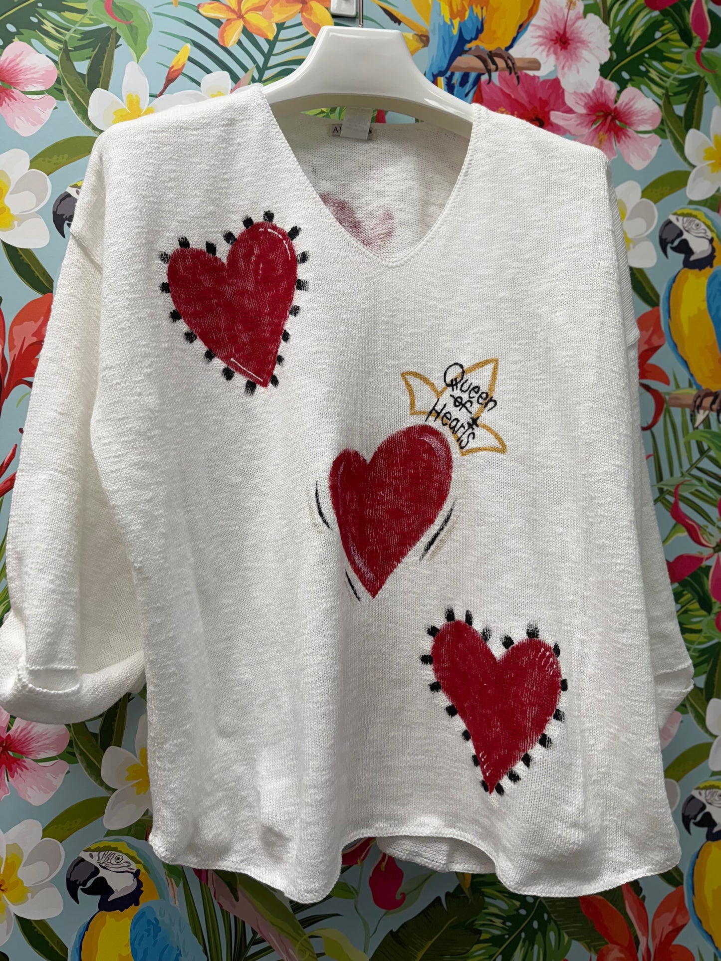 MoMo Sweater - Queen of Hearts