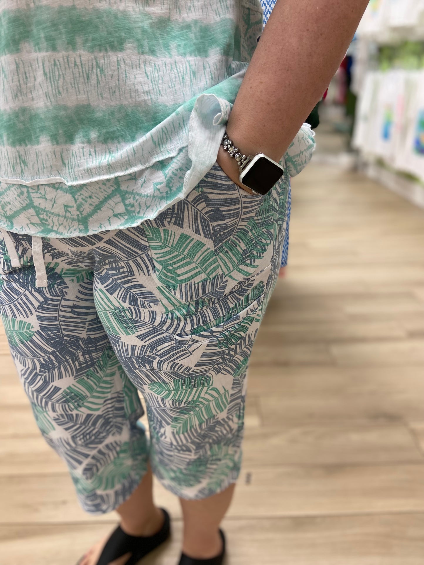 Wild Palms Inspired 25012 Beach Walker Short