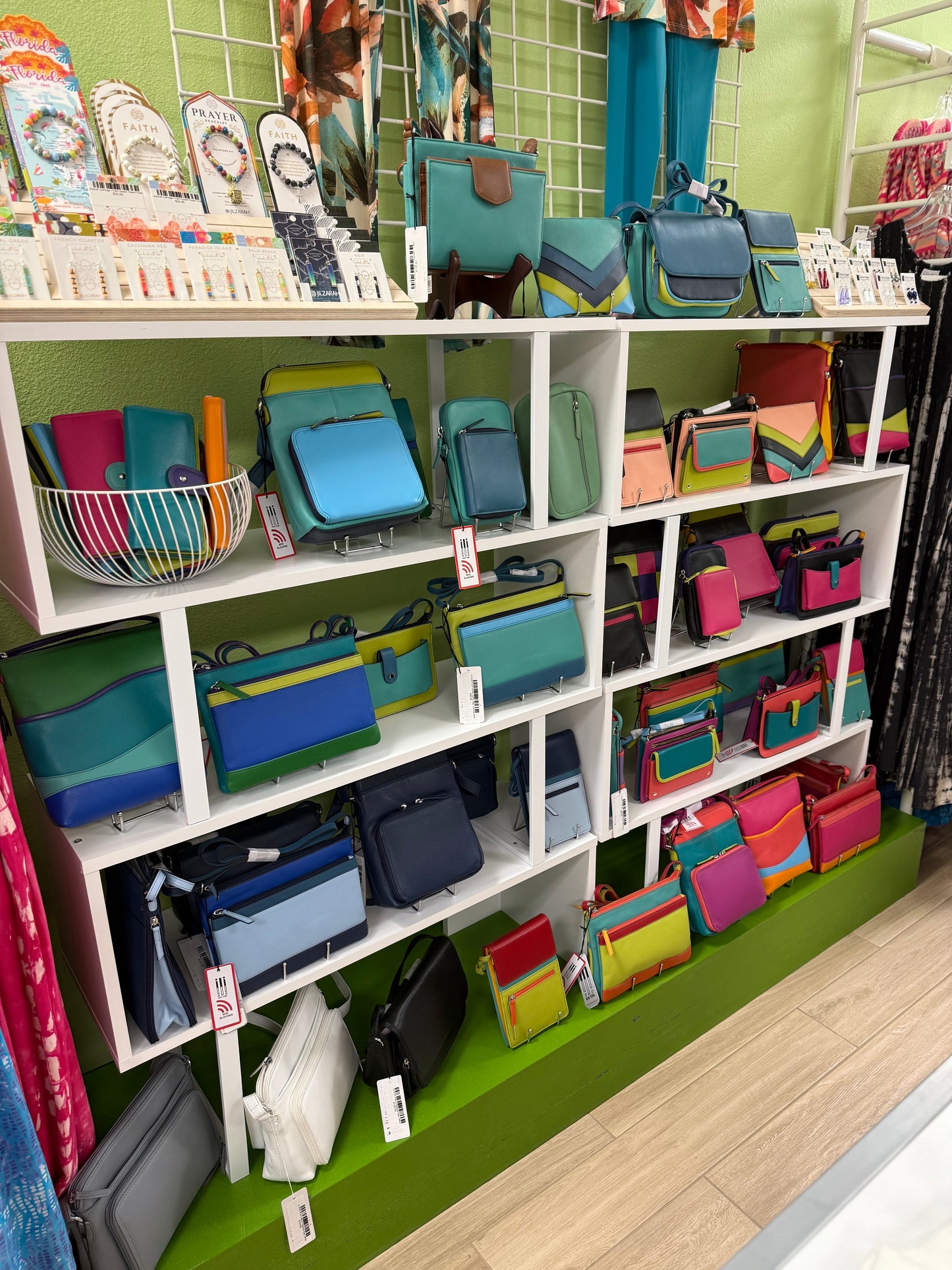 ILI 6330 Crossbody Organizer Bag