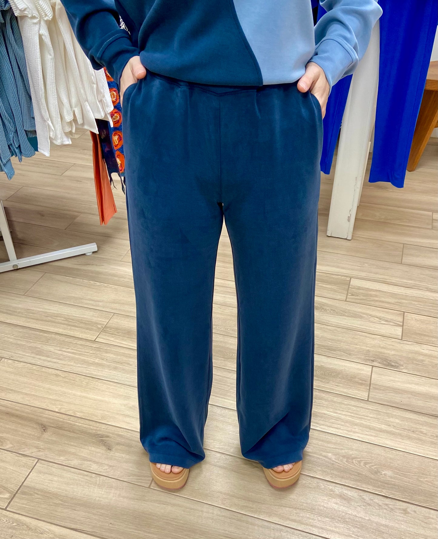 WAY 194421 Air Essentials Wide Pant